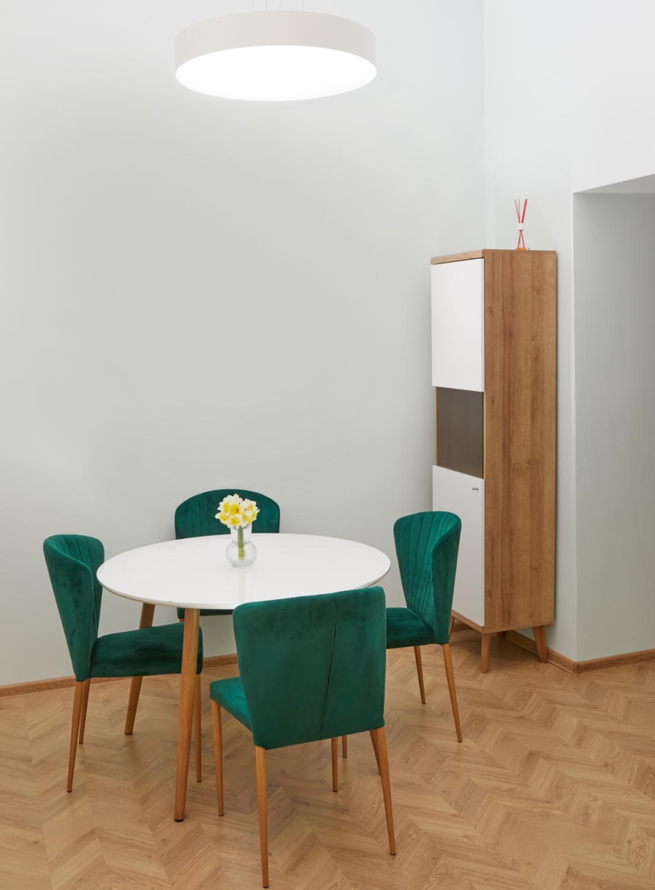 One-Bedroom Apartment - Photo 12