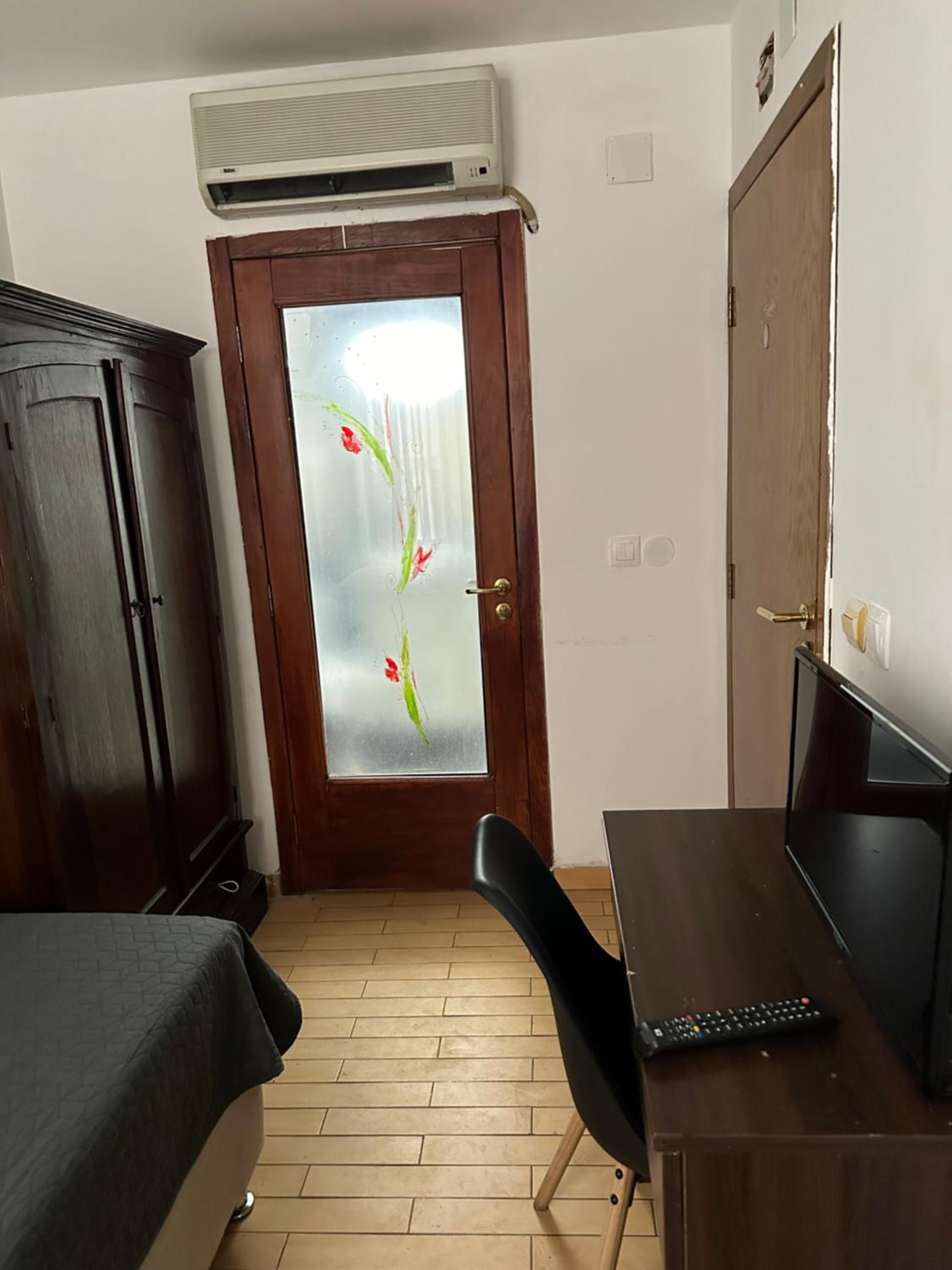 Budget Single Room photo 2