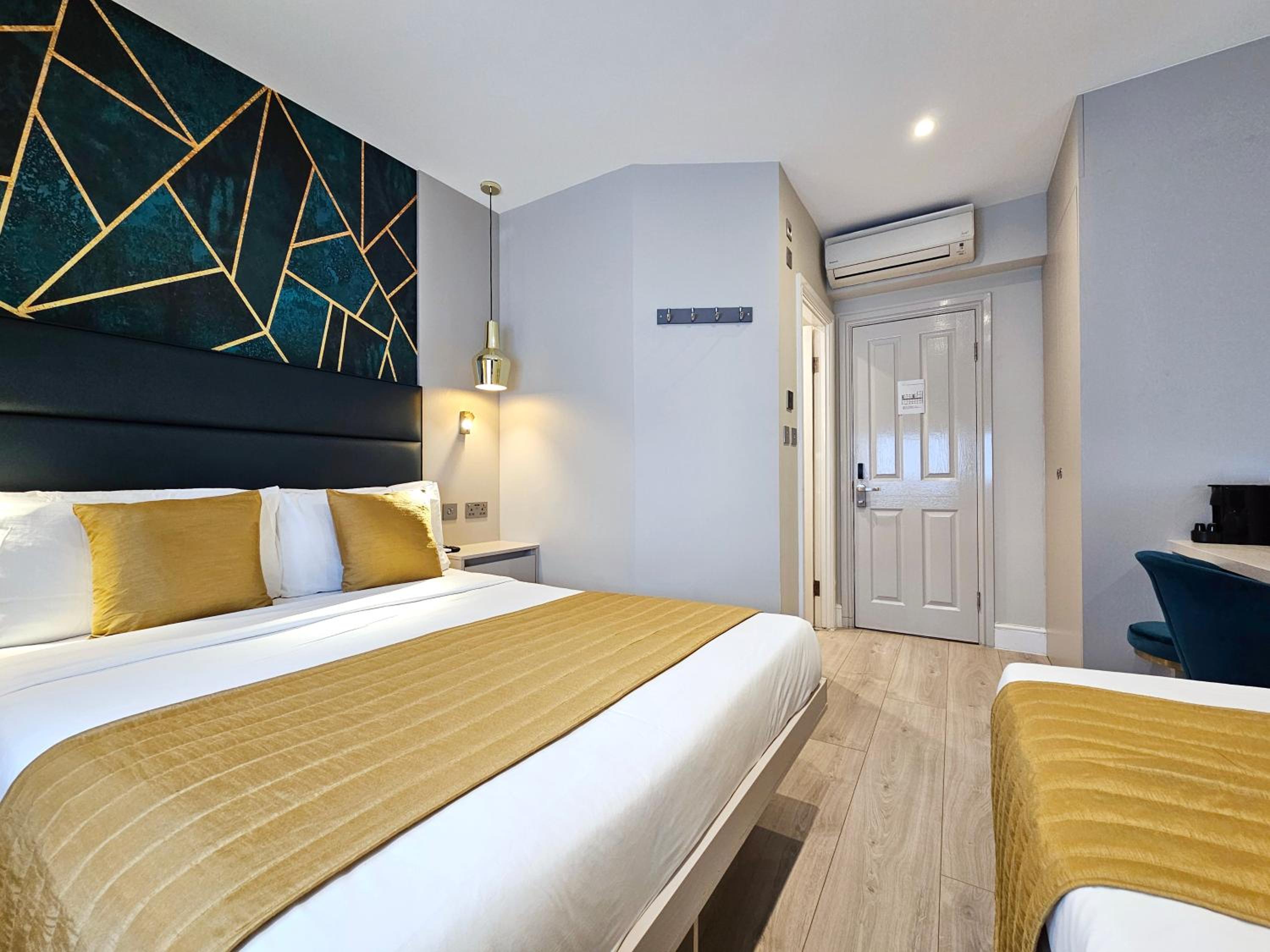 Triple Room photo 2