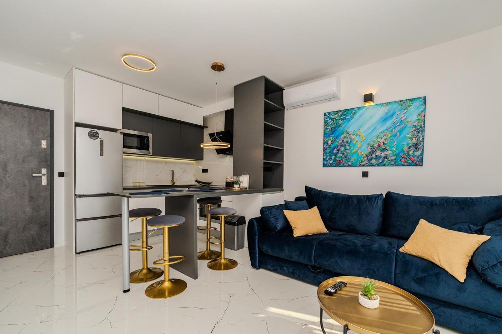 One-Bedroom Apartment