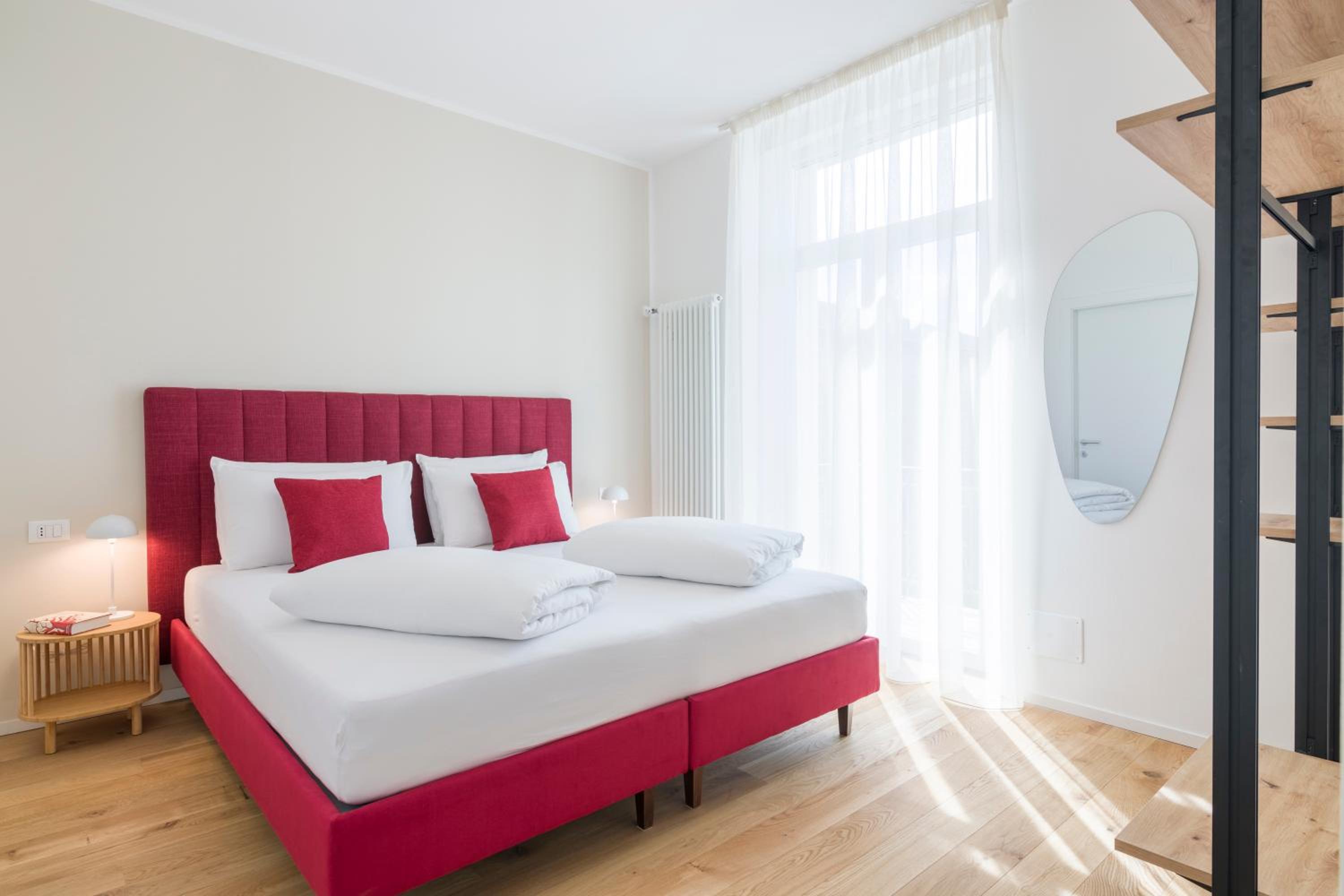 One-Bedroom Apartment with Balcony