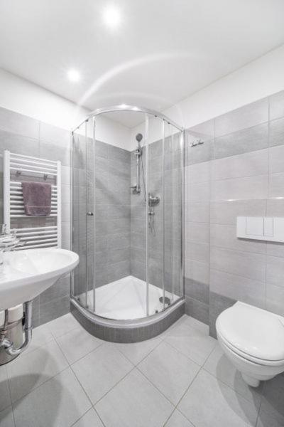 Double Room with Private Bathroom - Photo 5
