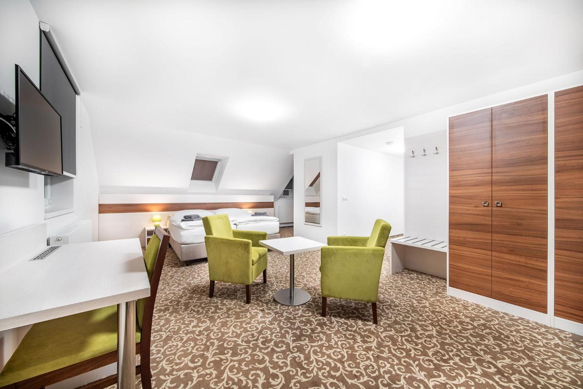 Deluxe Family Suite