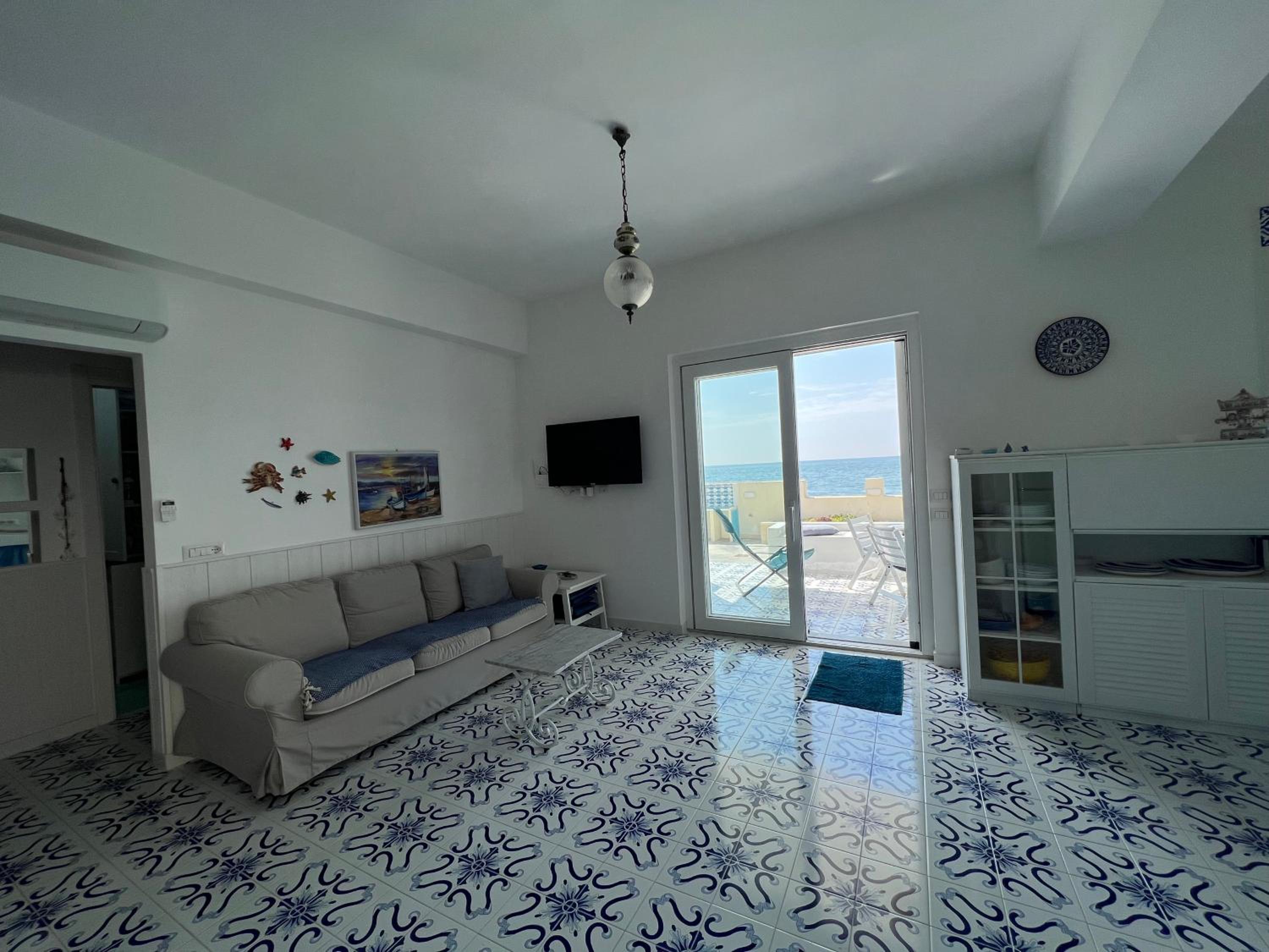 Villa - Beach Front photo 1