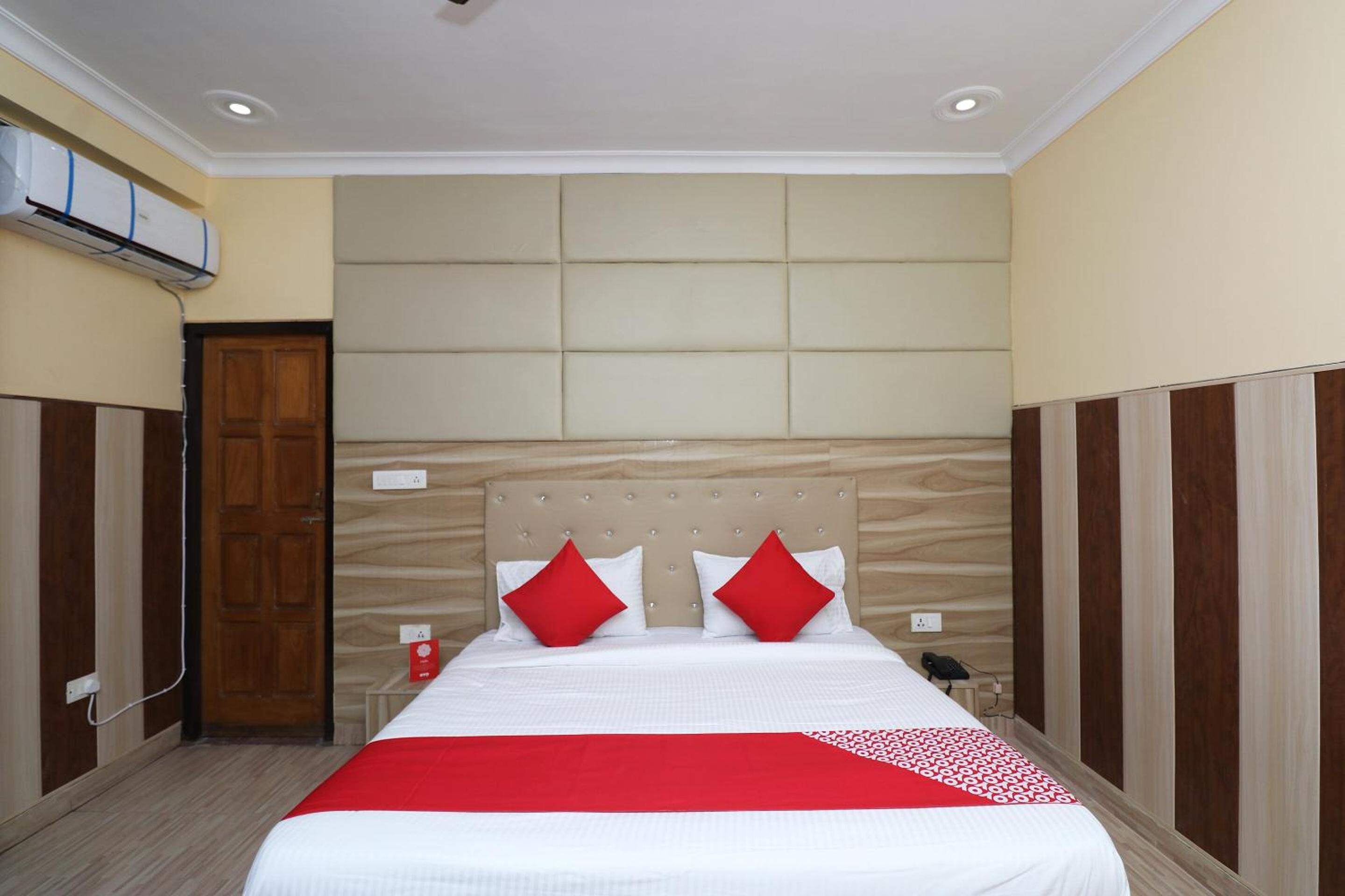 Deluxe Double Room photo 3