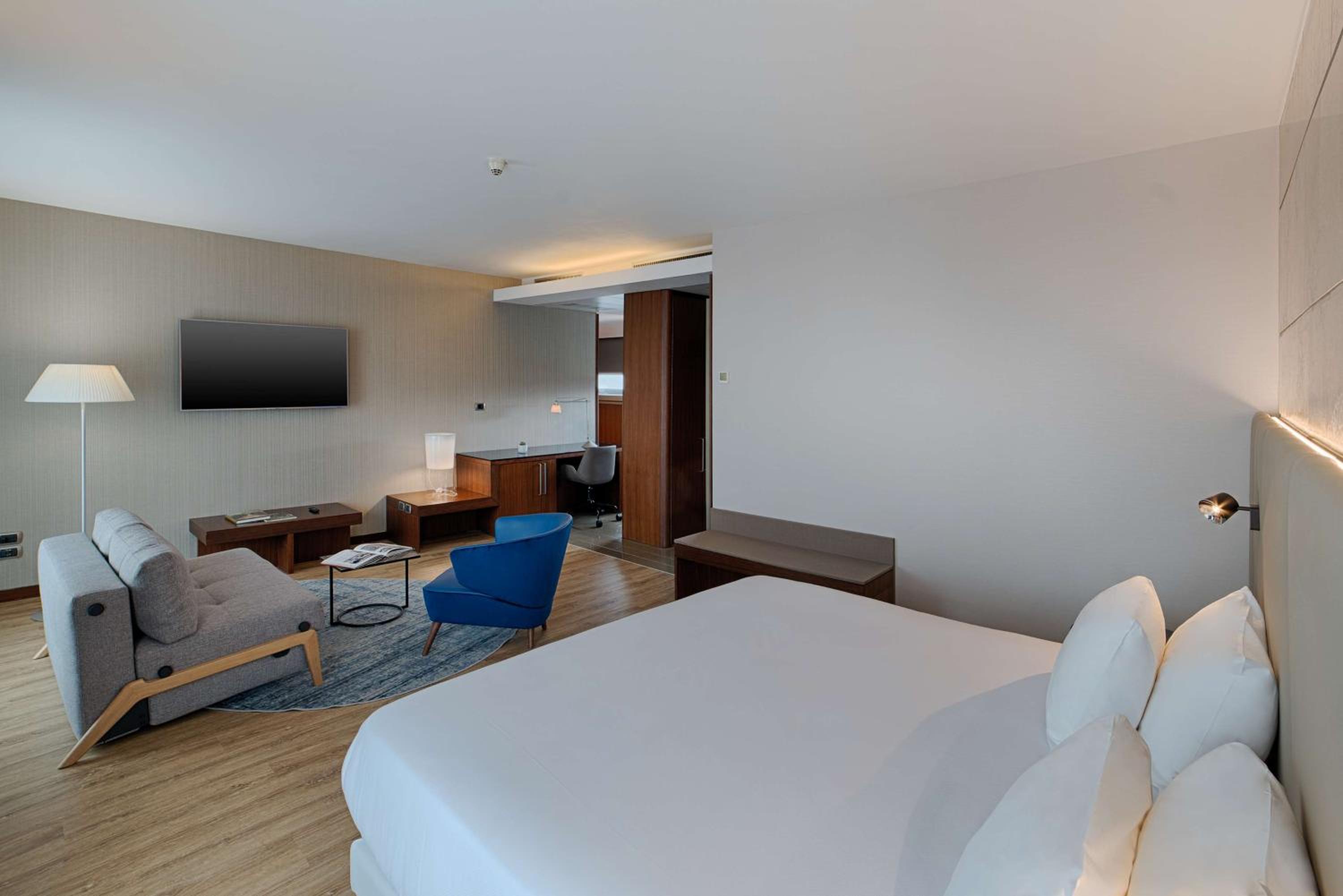 Junior Suite with Terrace - Photo 4