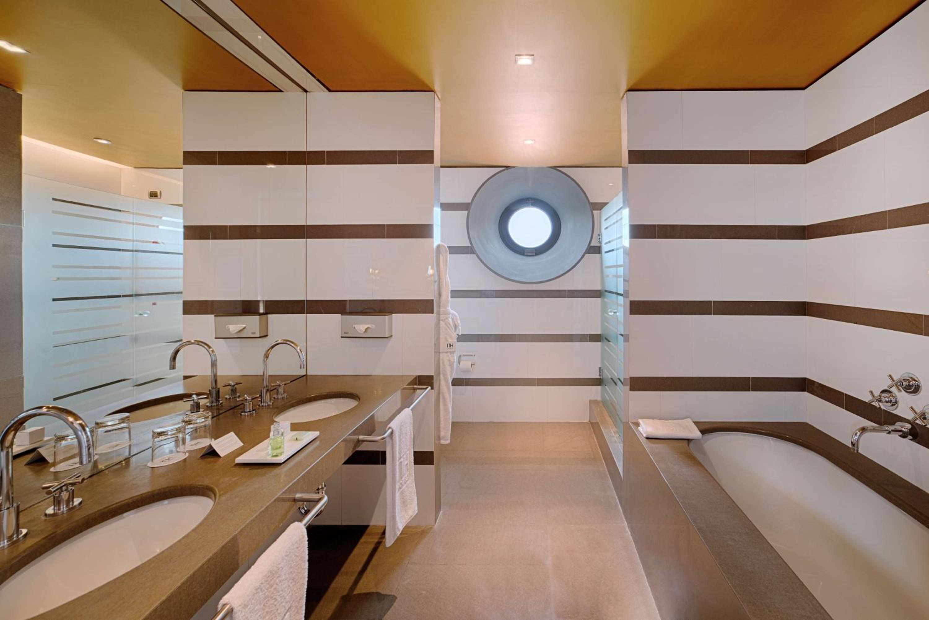Junior Suite with Terrace - Photo 2