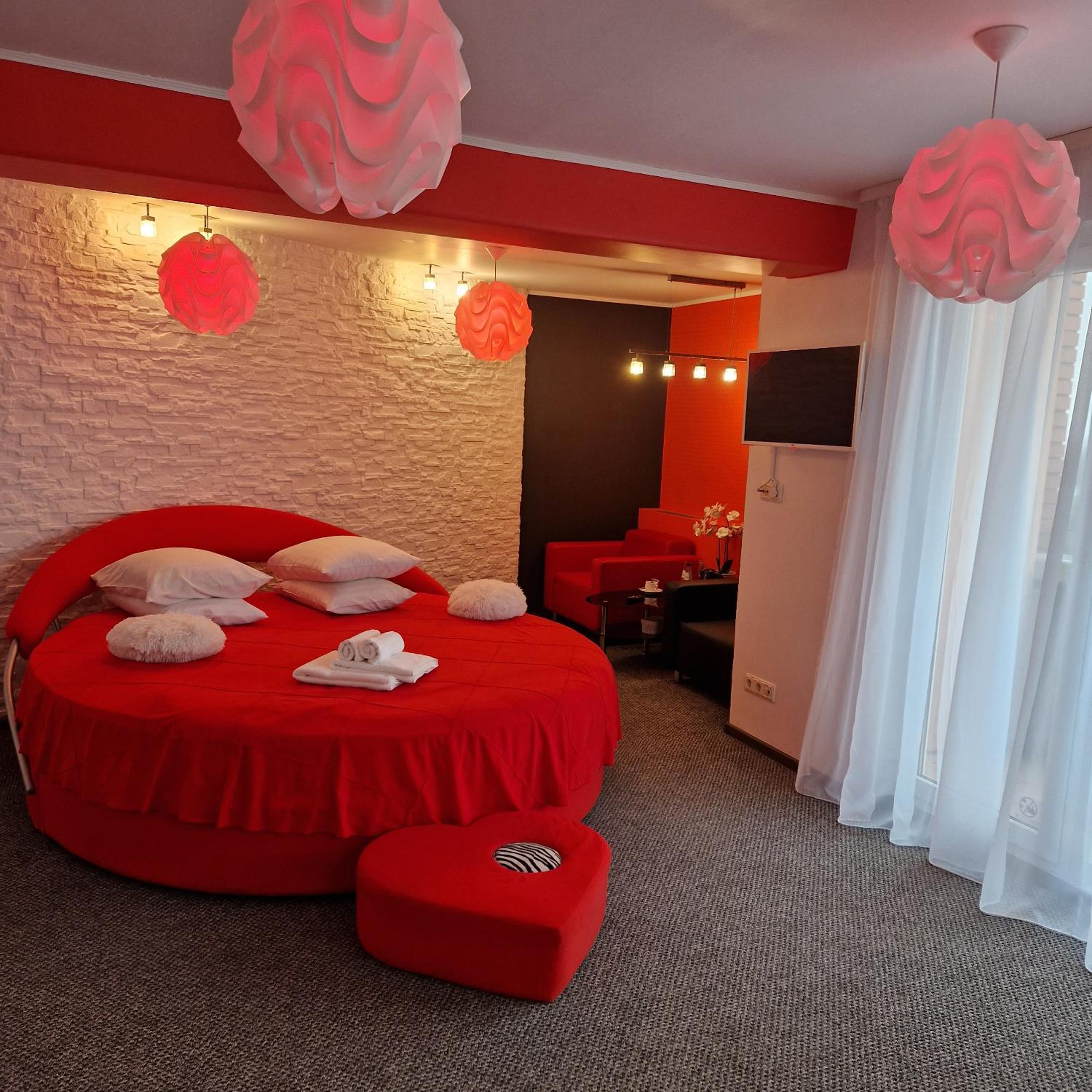 Deluxe Double Room with Balcony - Photo 1