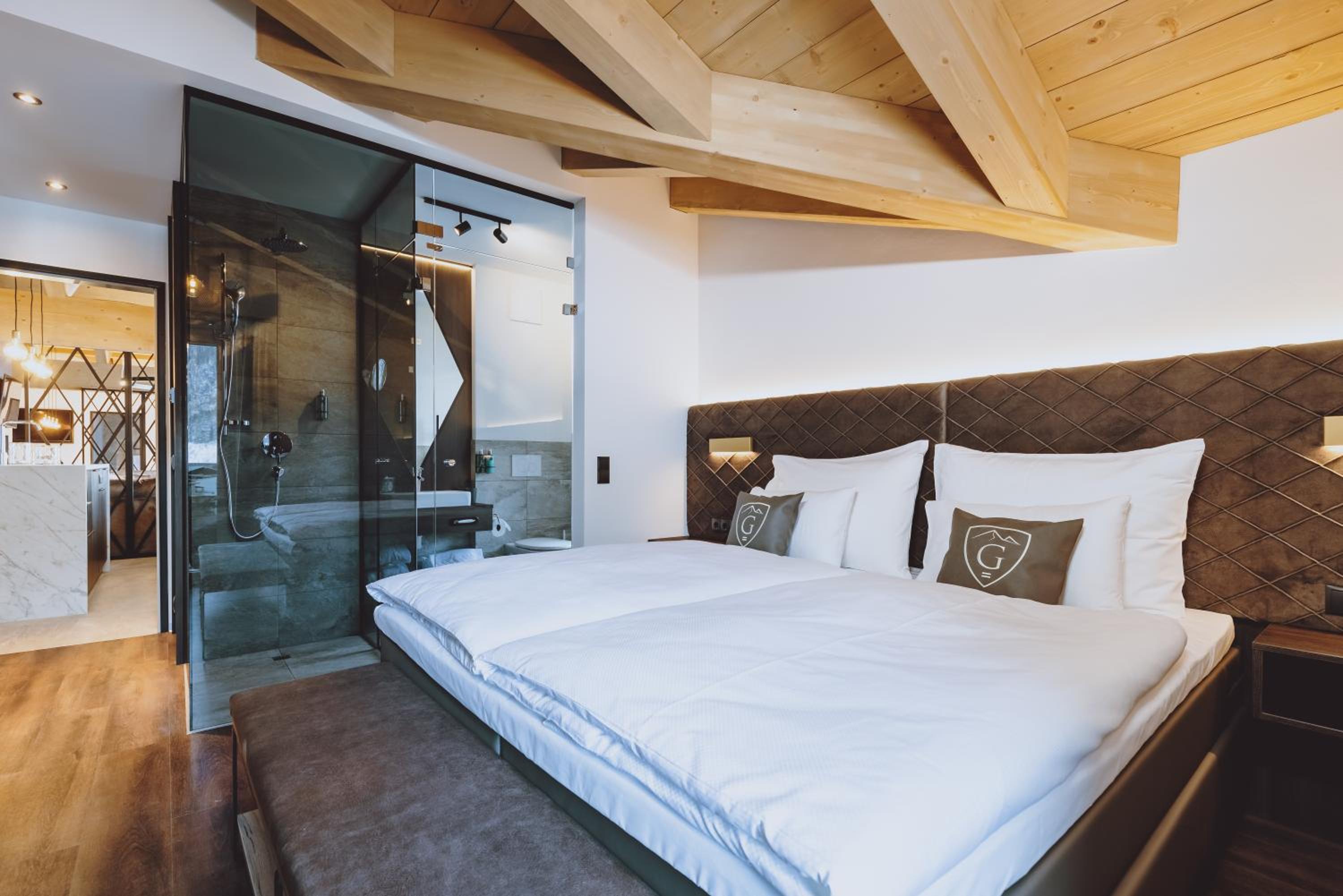 Deluxe Penthouse with Private Sauna and 2 bedrooms - Photo 3