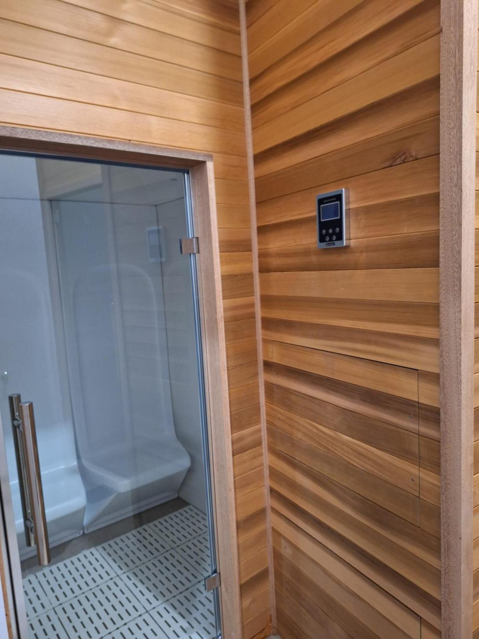 Suite - Photo 1