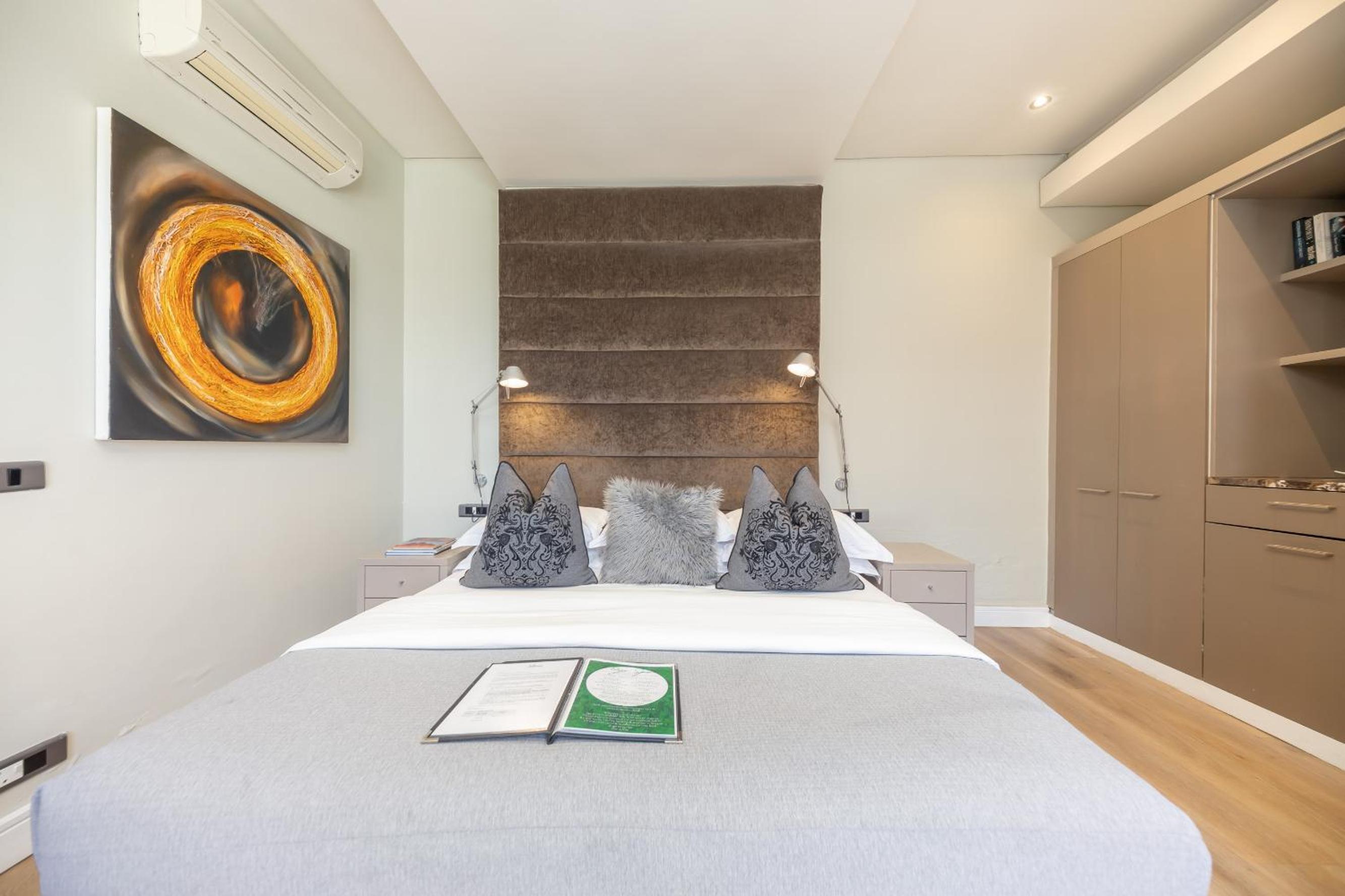 Deluxe Double or Twin Room photo 1
