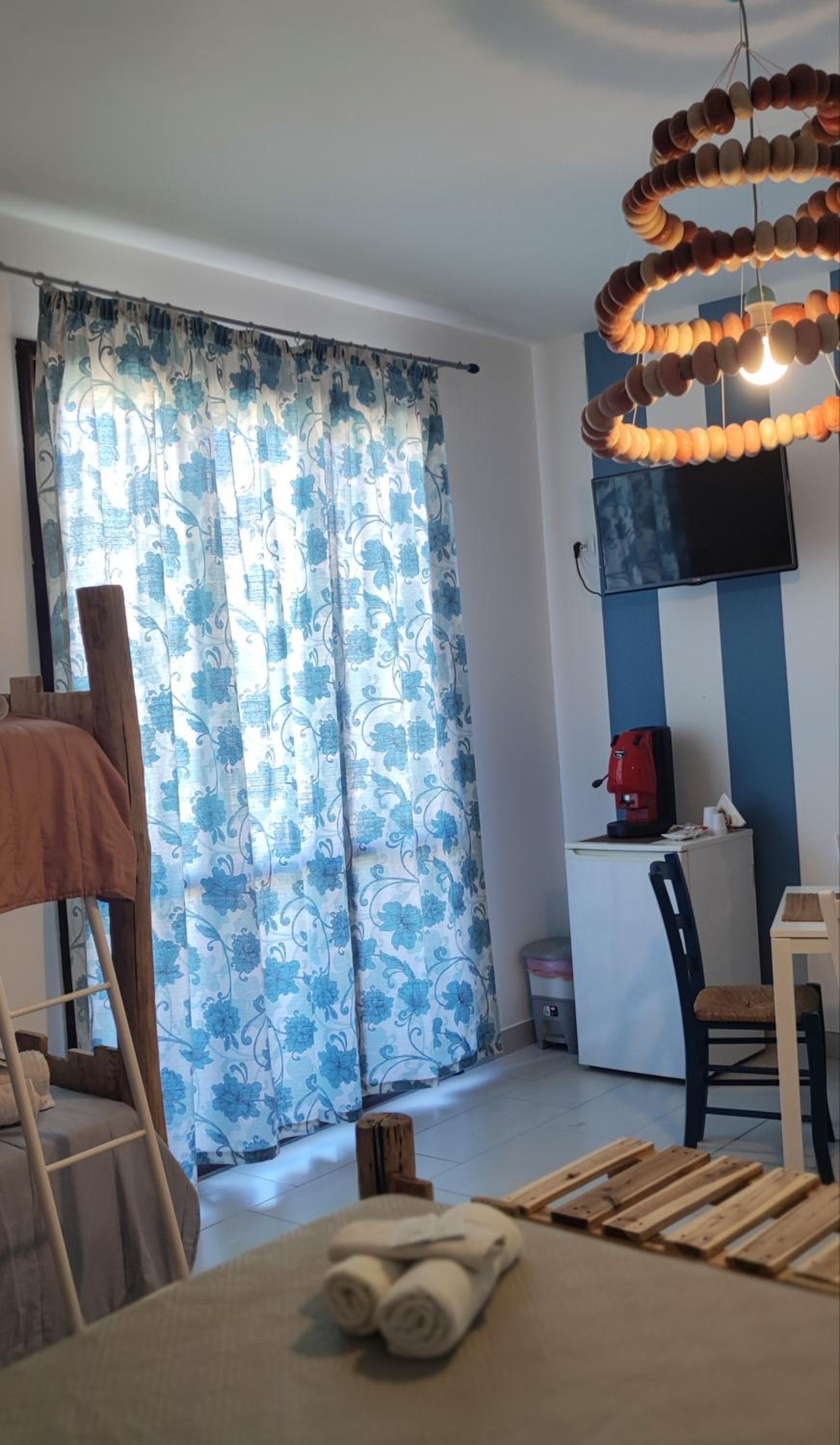 Triple Room with Balcony - Photo 35