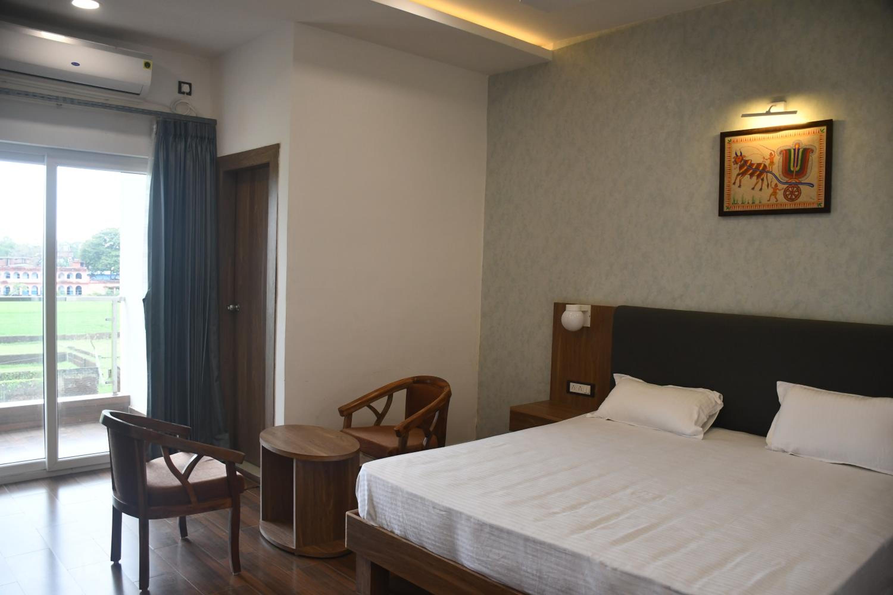 Standard King Room photo 1
