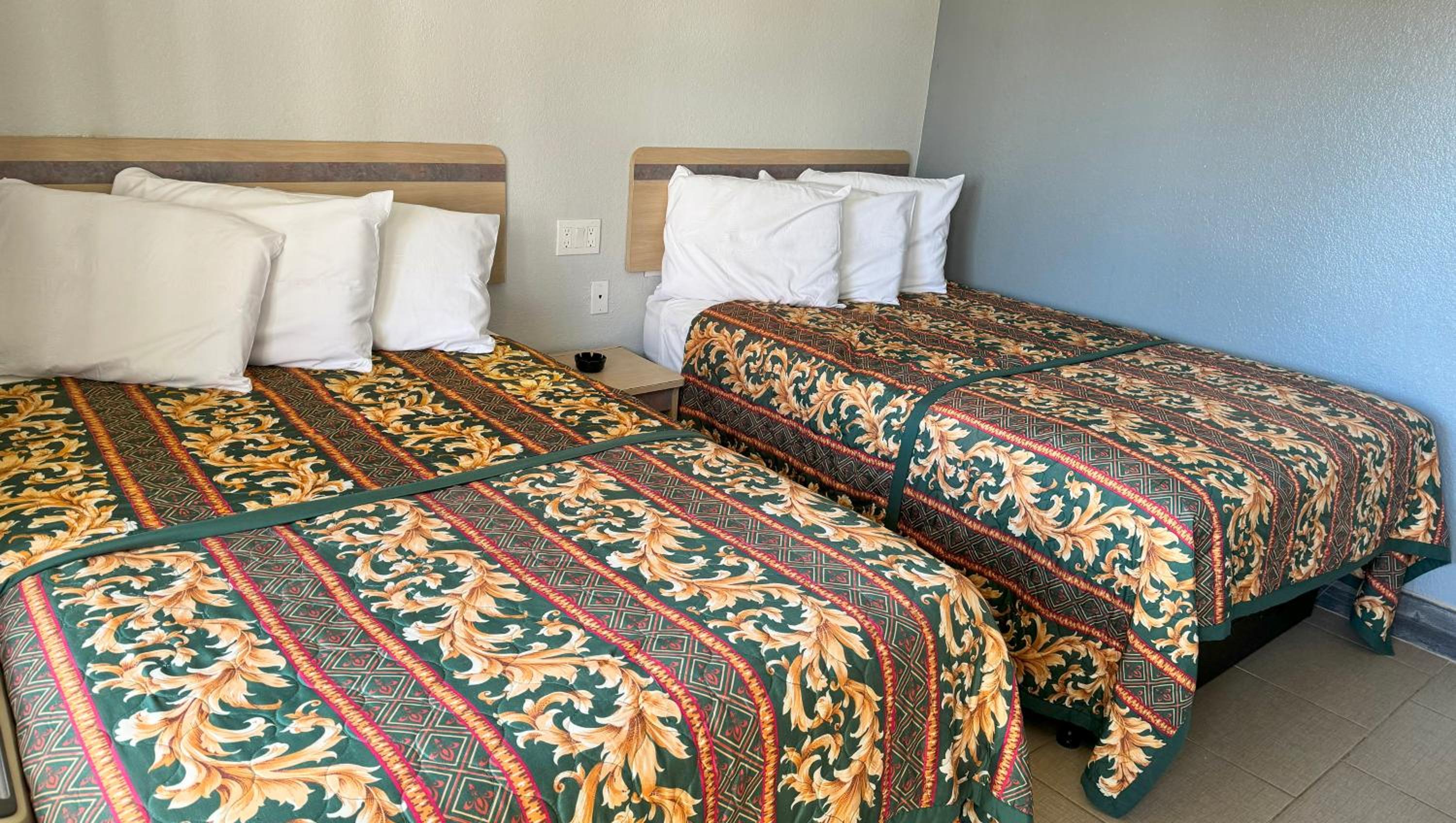 2 Full Beds Non-Smoking photo 2