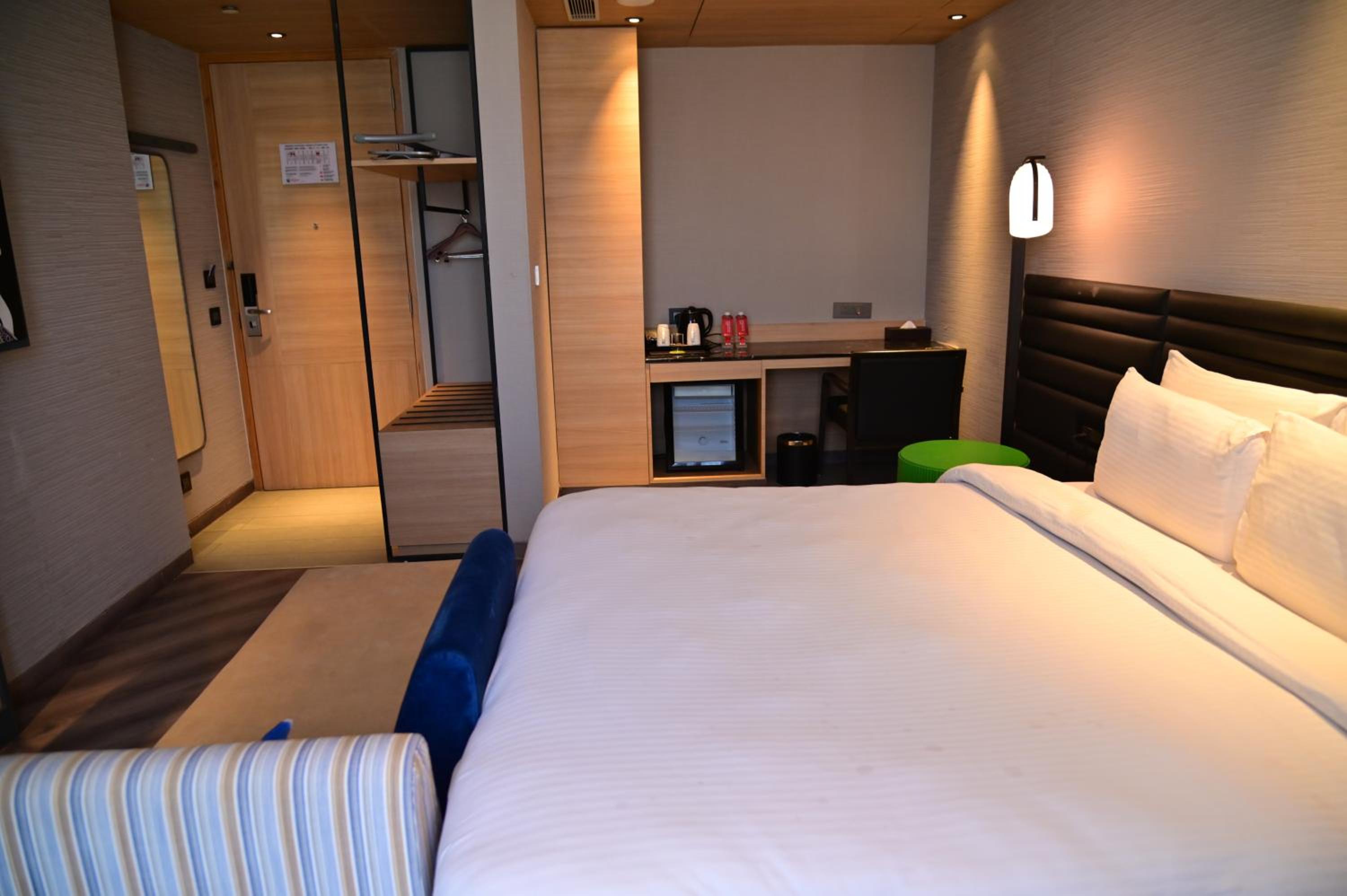 Mobility Accessible Room - Photo 4