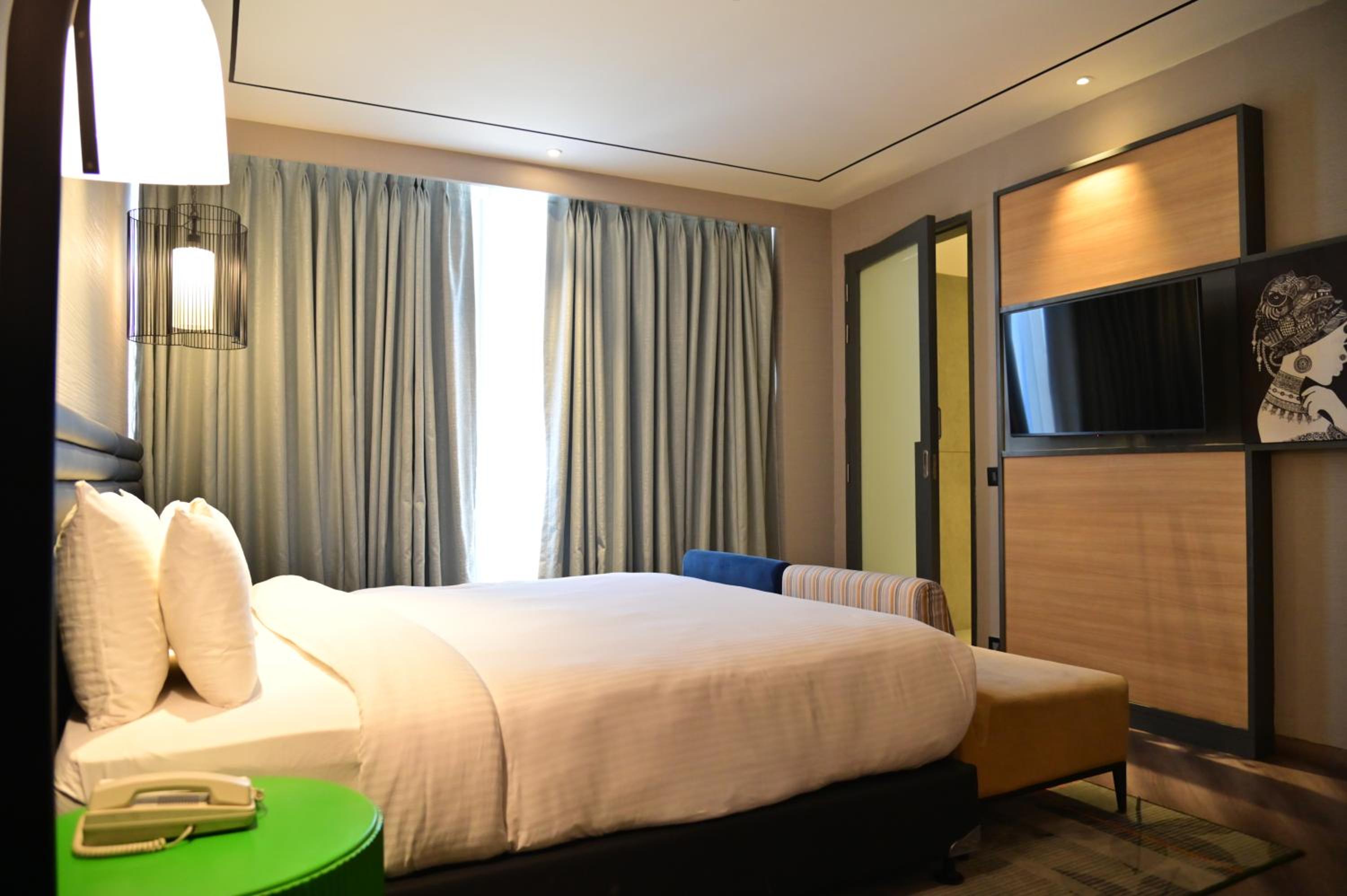 Mobility Accessible Room - Photo 2