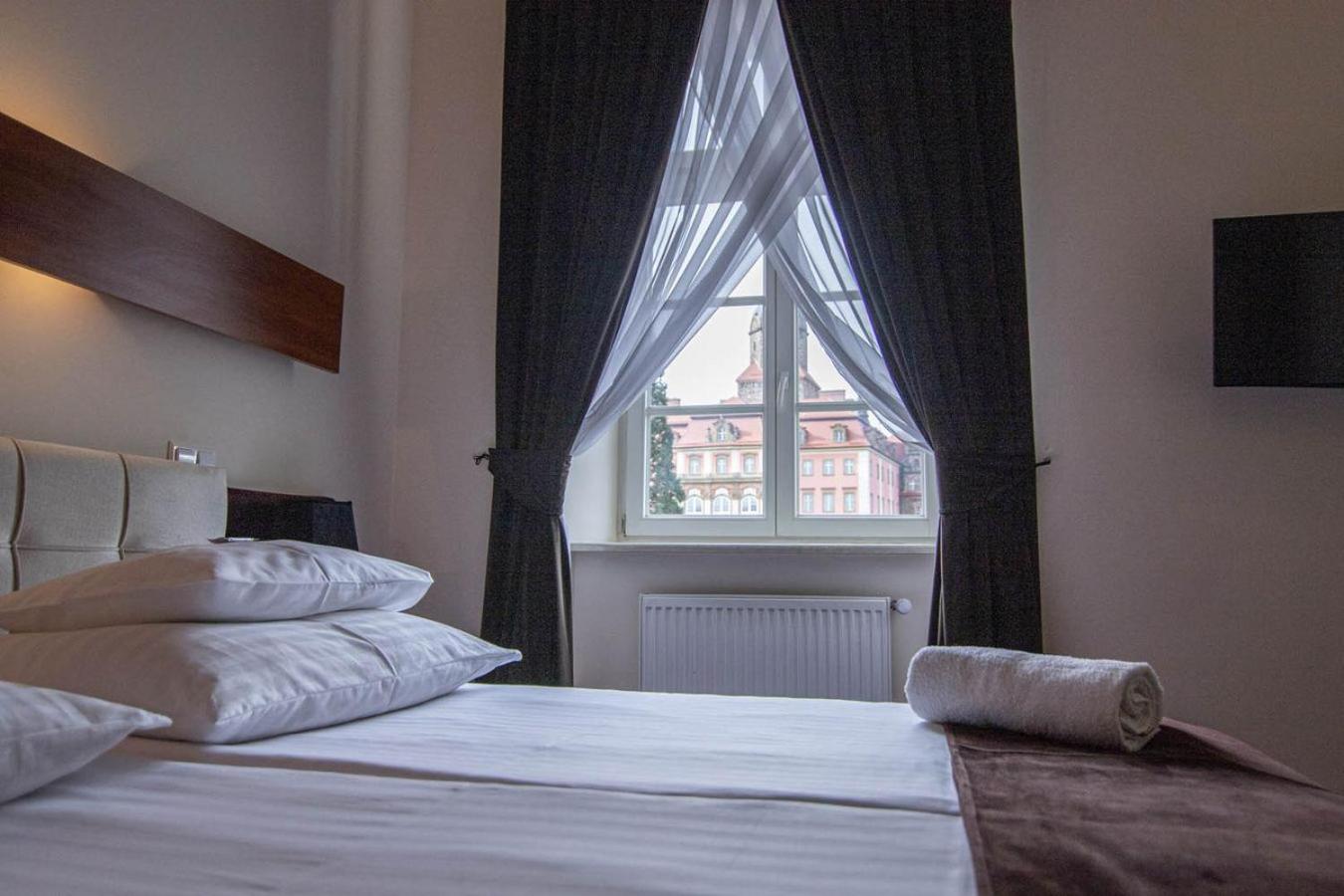 Double or Twin Room - Photo 3