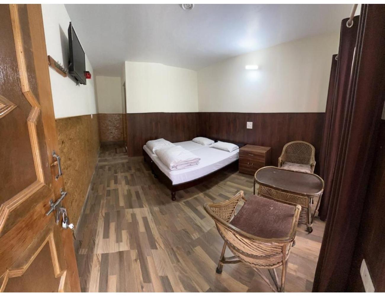 Double Room - Photo 1