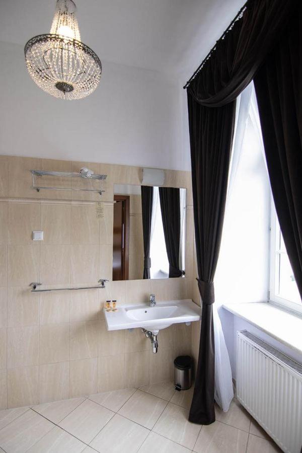 Double or Twin Room - Photo 24