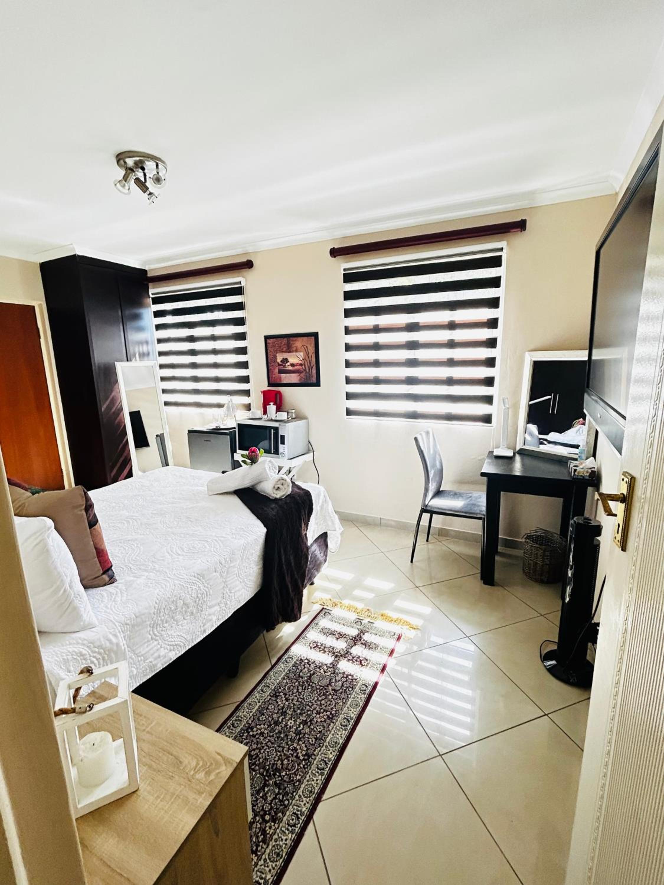 Double Room with Private Bathroom photo 3