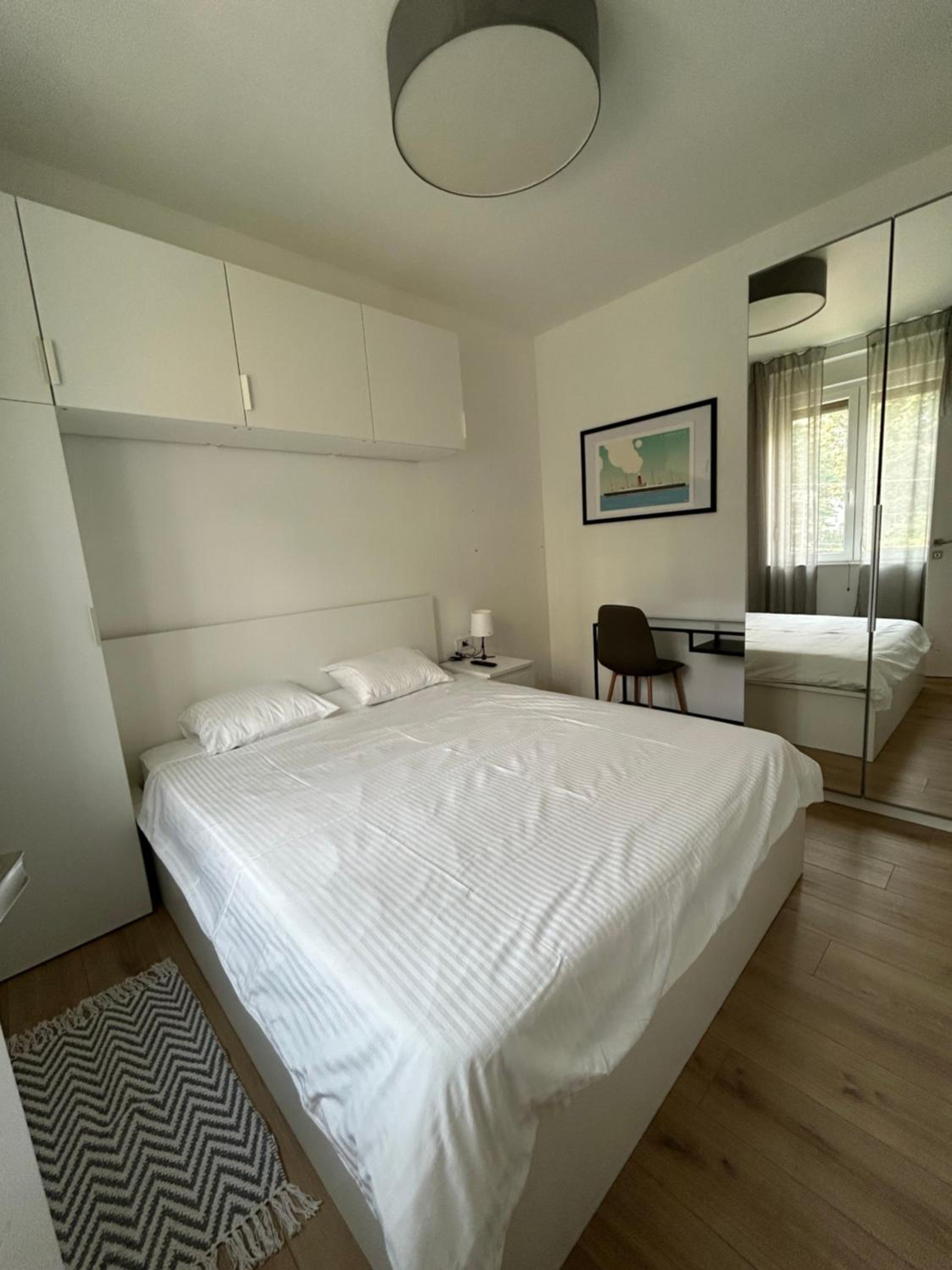 One-Bedroom Apartment photo 3