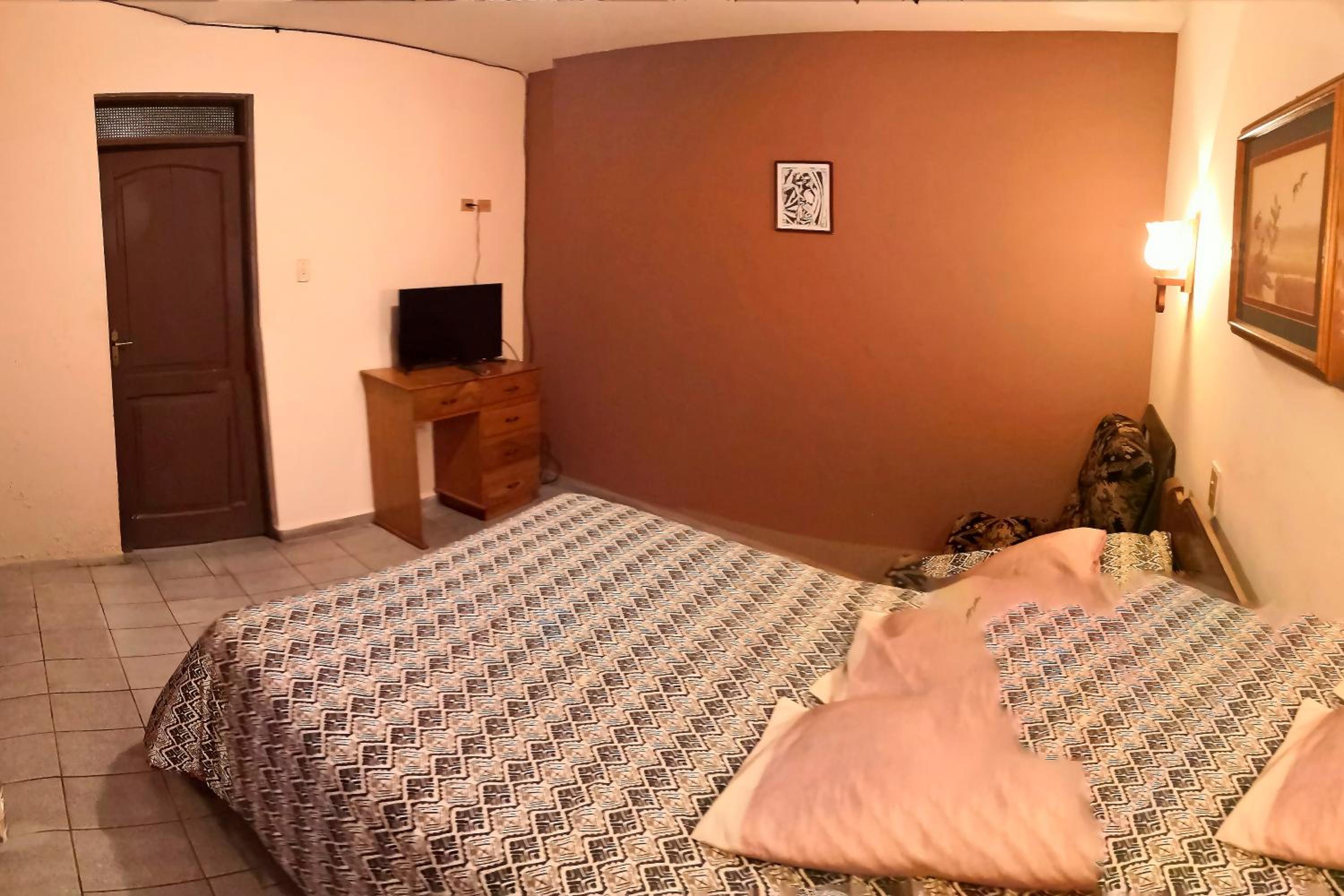 Double Room with Private Bathroom photo 2