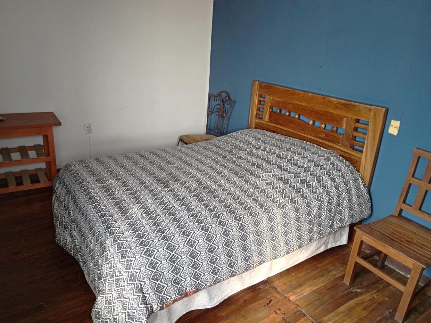 Double Room with Shared Bathroom photo 3