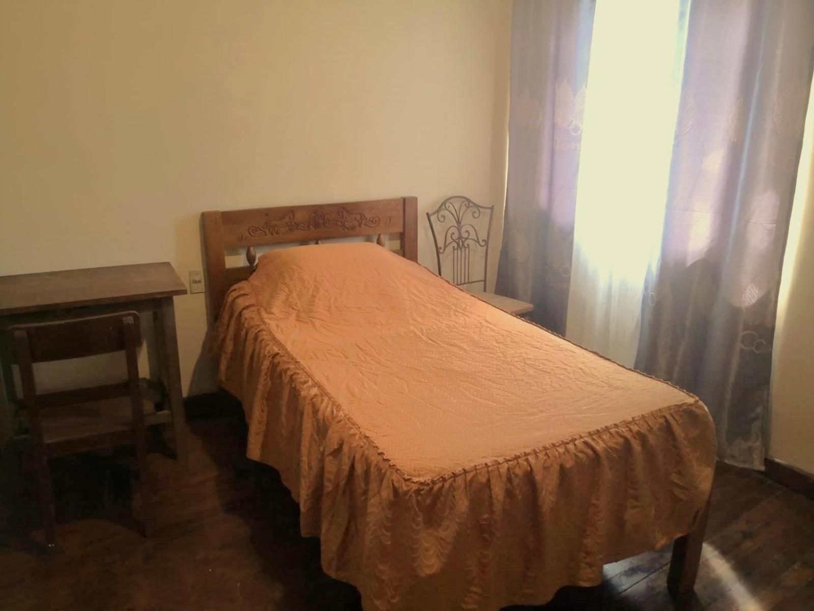 Single Room with Shared Bathroom photo 2