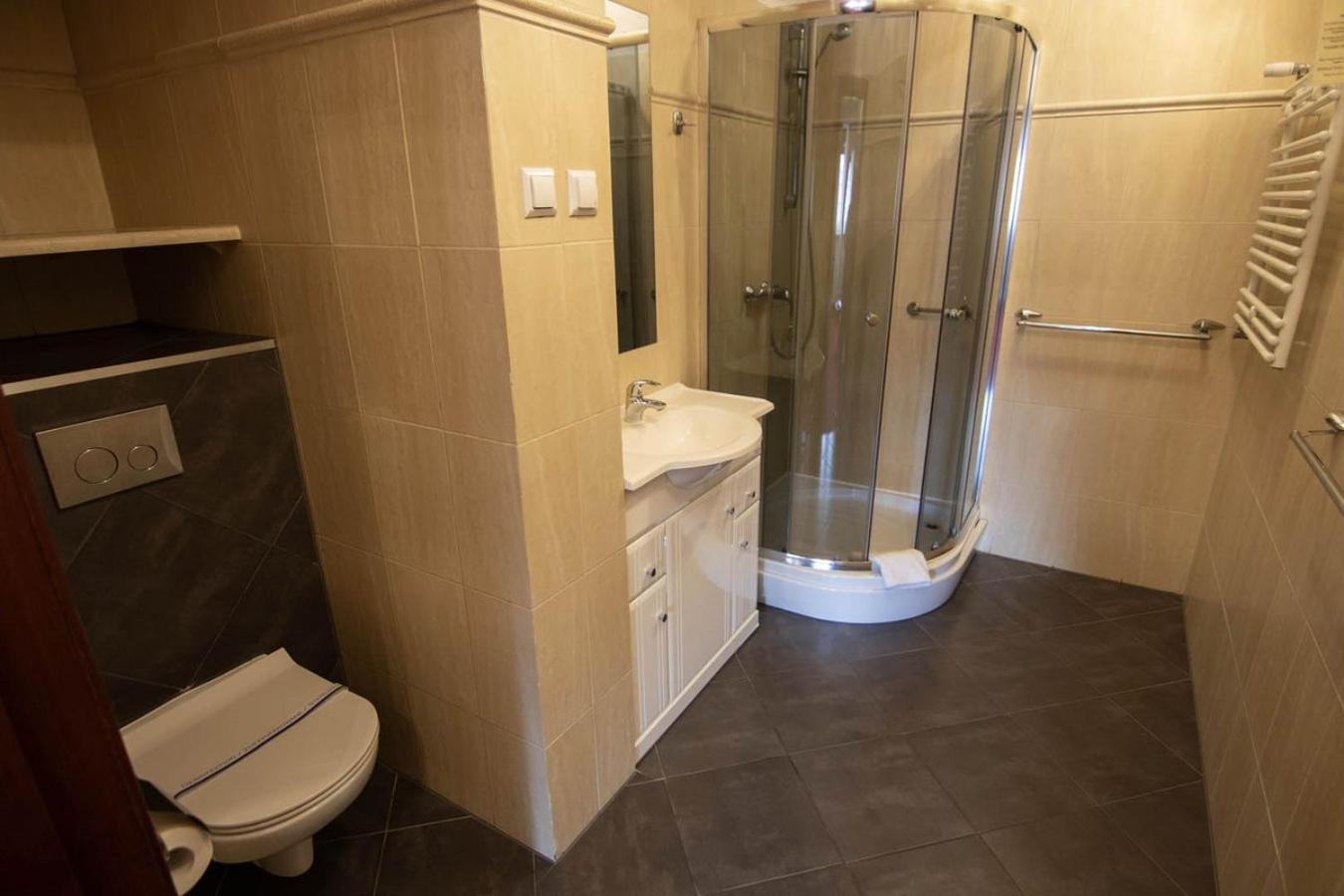 Suite - Photo 3