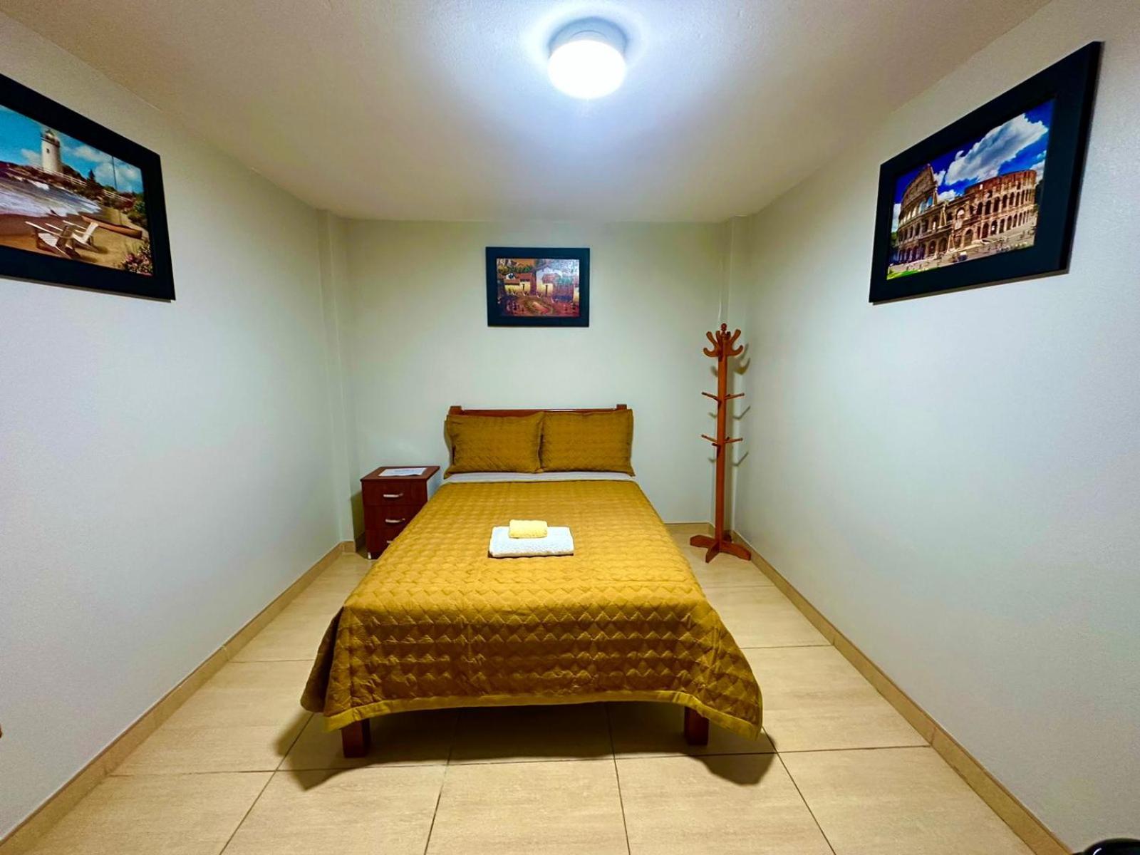 Double Room with Shared Bathroom photo 1