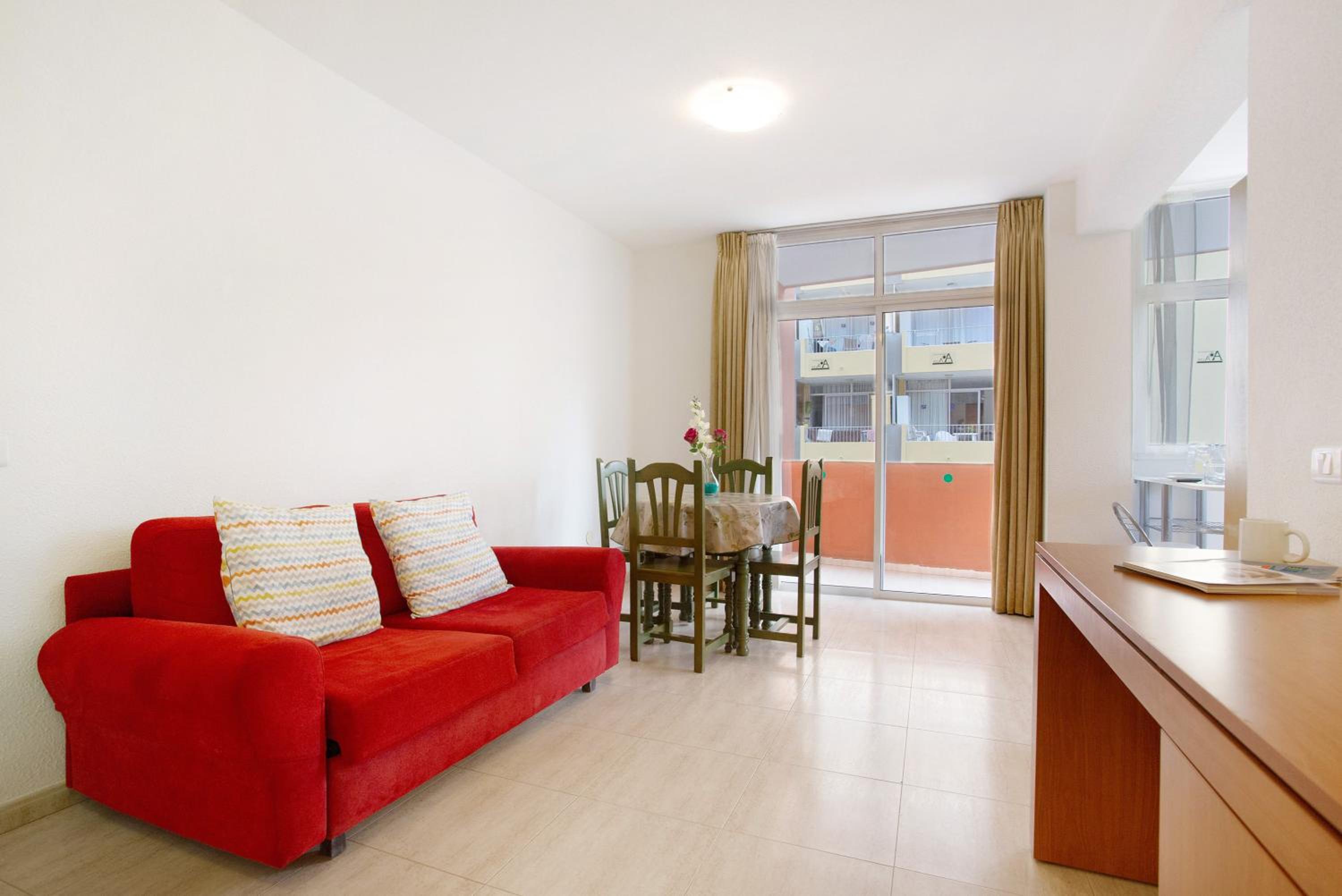 Apartamento de un dormitorio superior con balcón