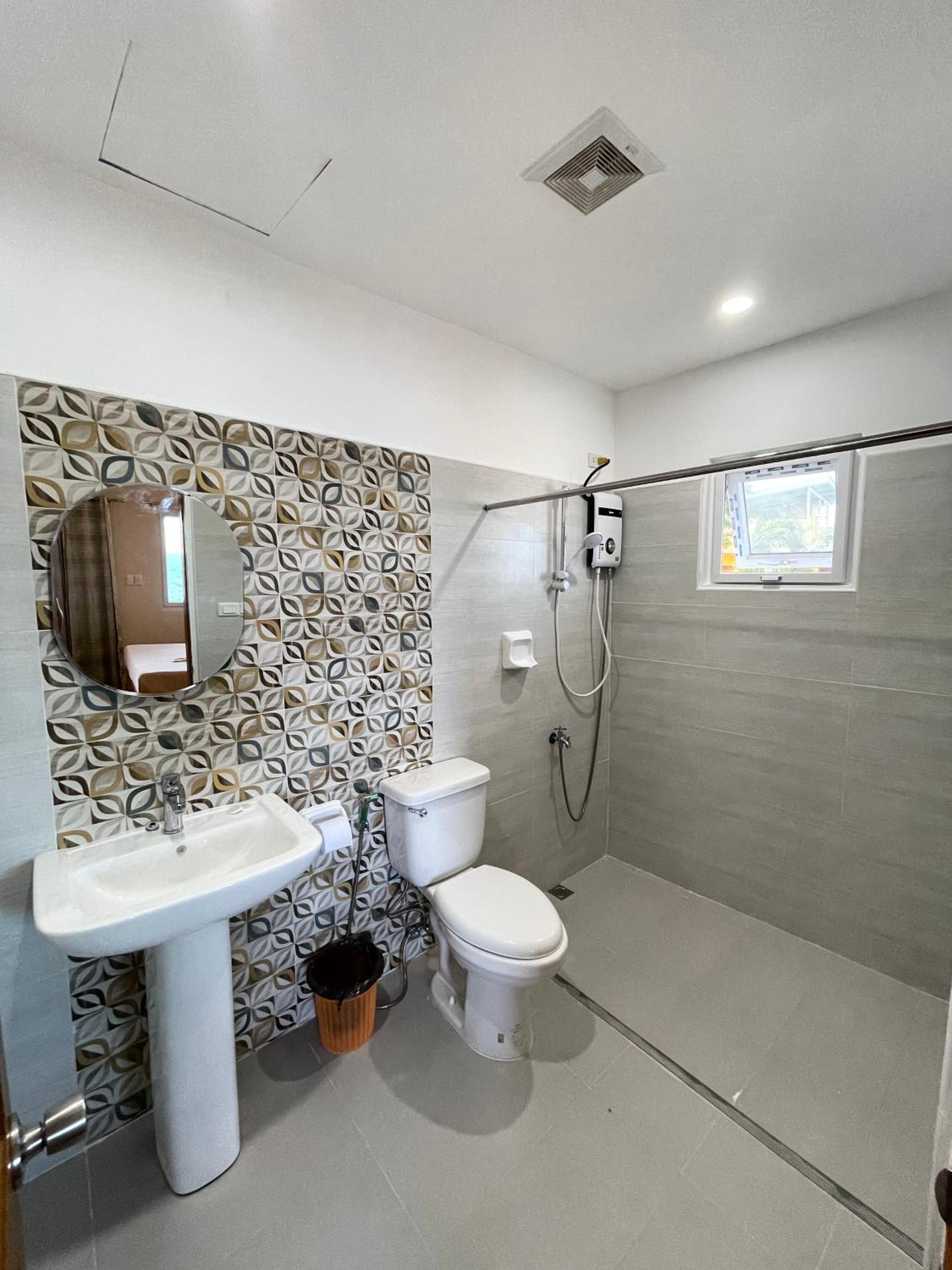 Deluxe Double Room with Sea View - Photo 3