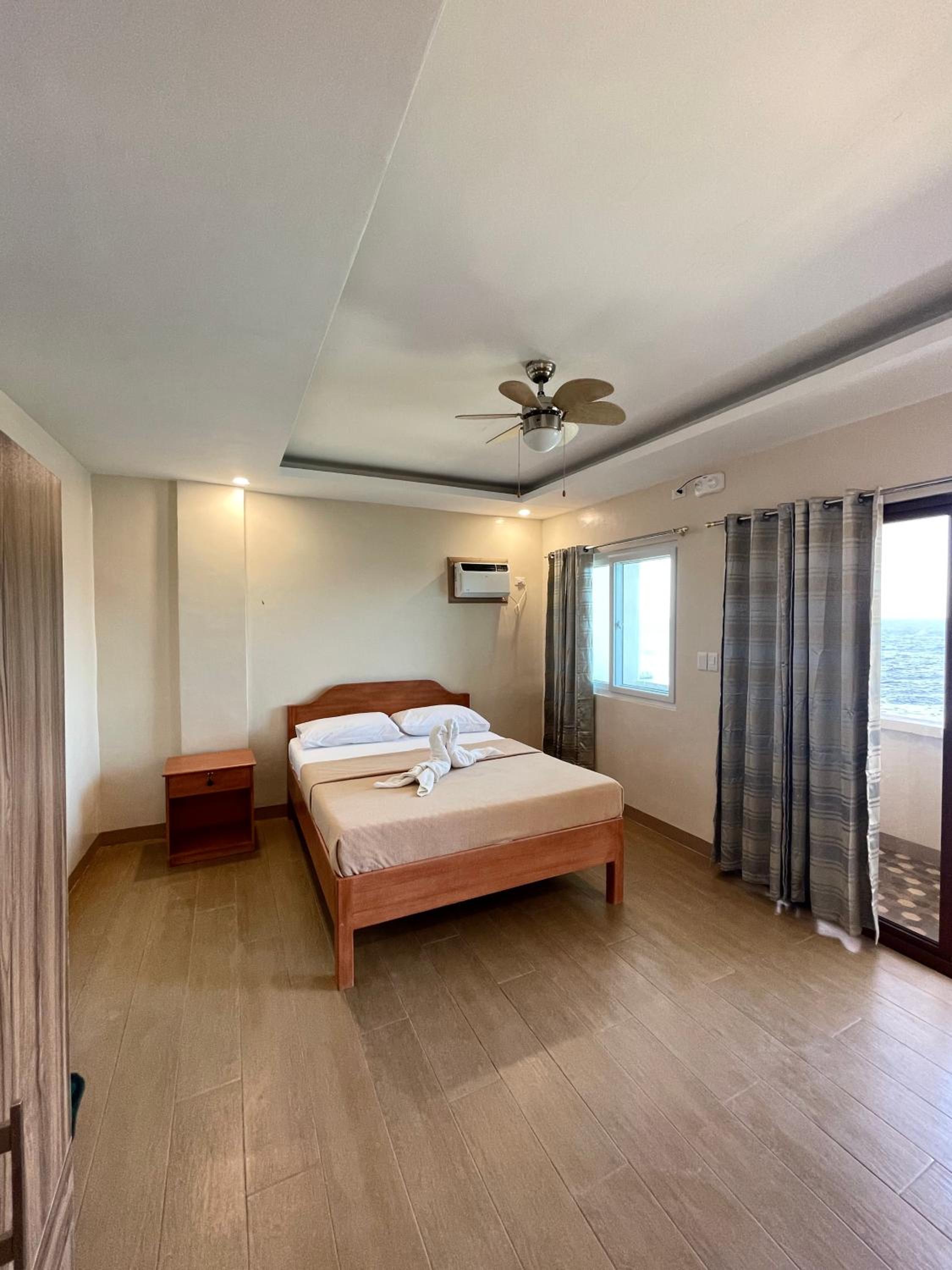 Deluxe Double Room with Sea View - Photo 2