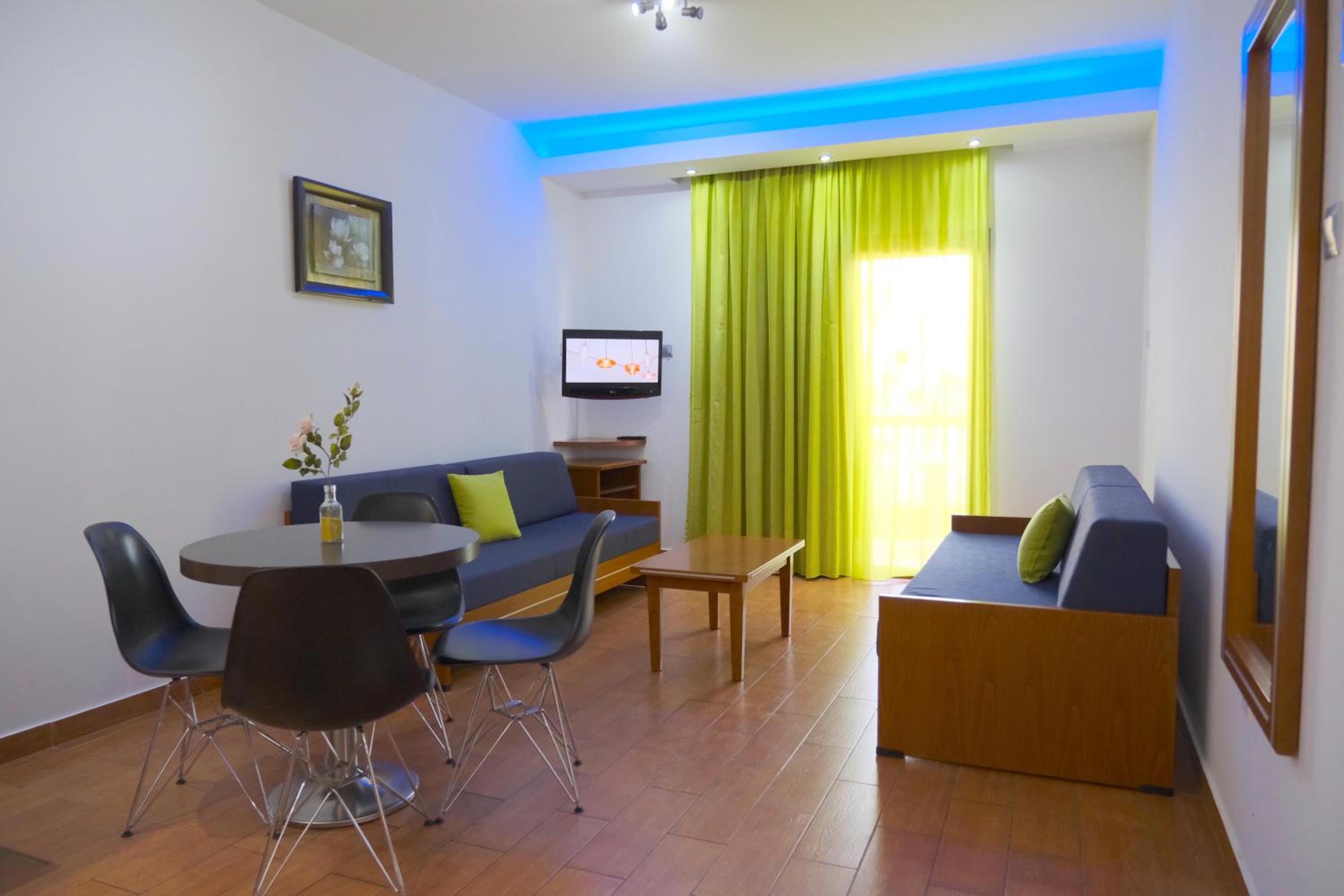 Deluxe Family Apartment (2 Adults + 3 Children)  photo 2