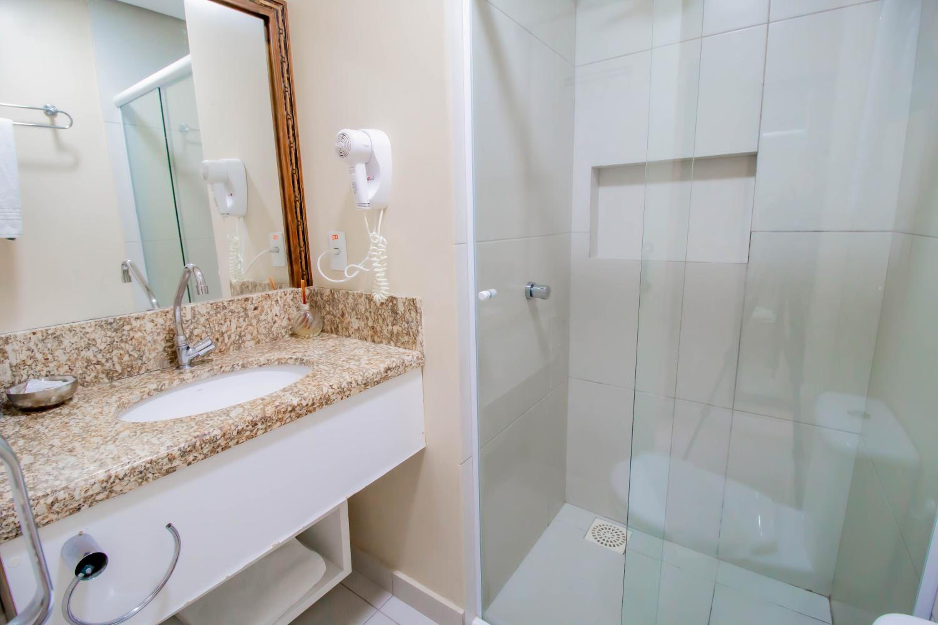 One-Bedroom Apartment with Sea View - Photo 4