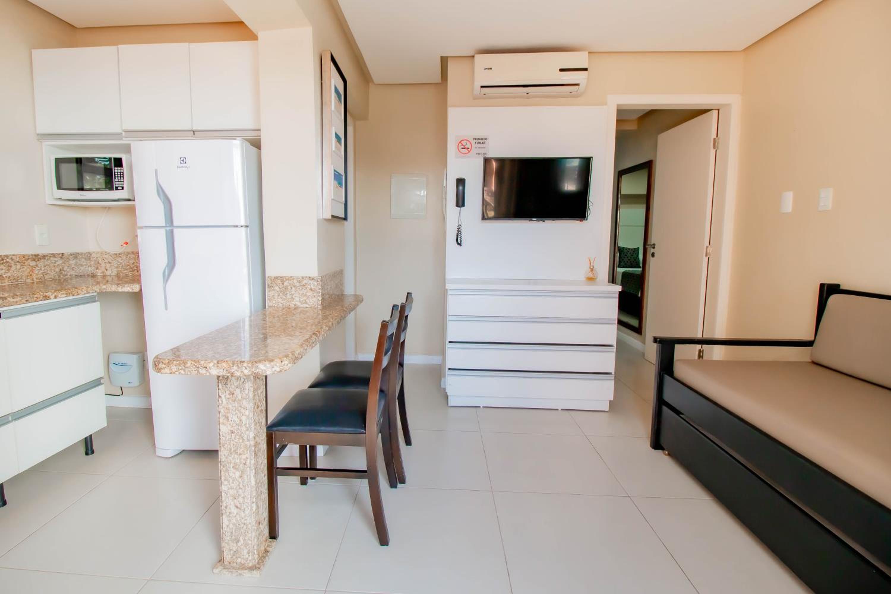 One-Bedroom Apartment with Sea View - Photo 5