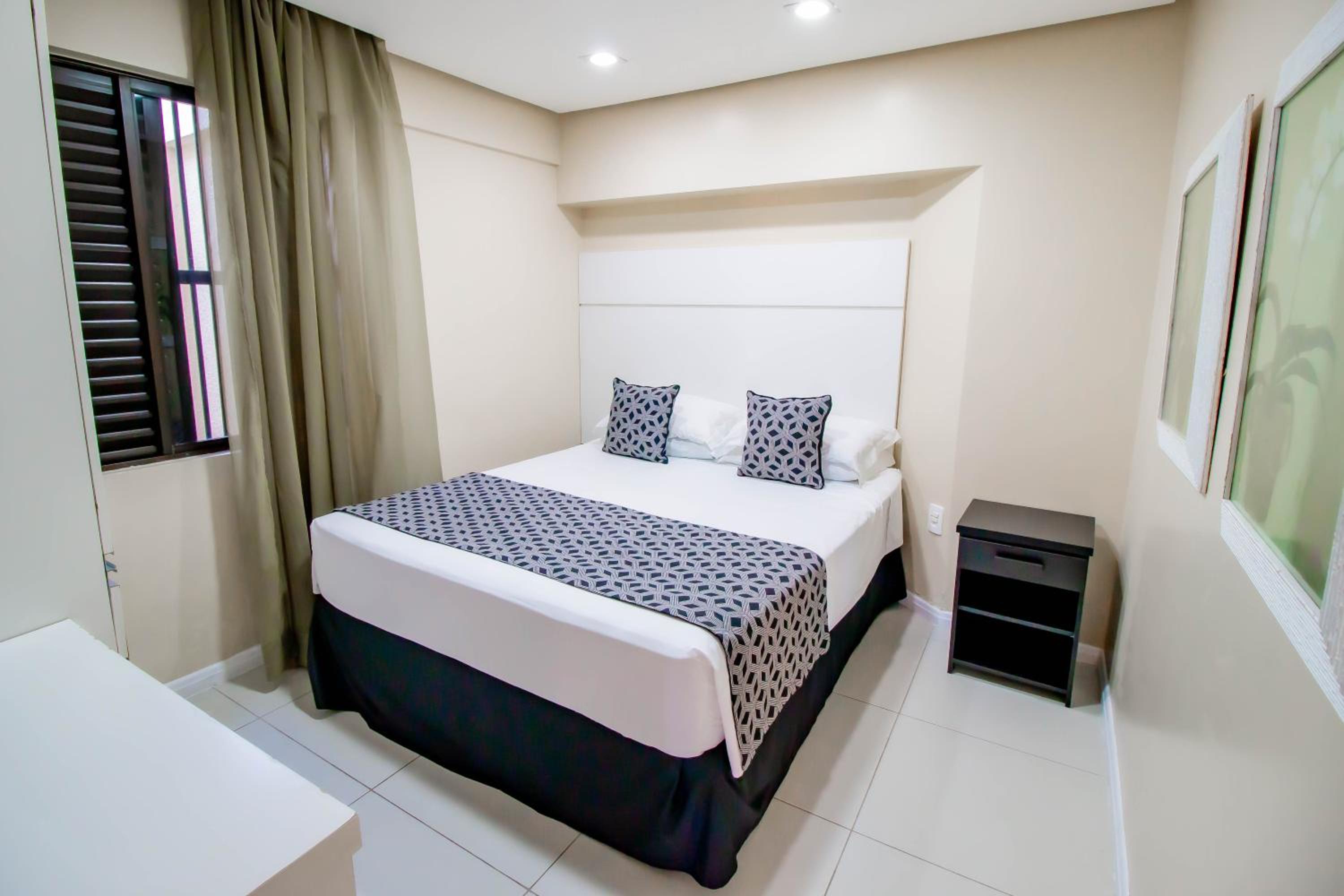 One-Bedroom Apartment with Sea View - Photo 3