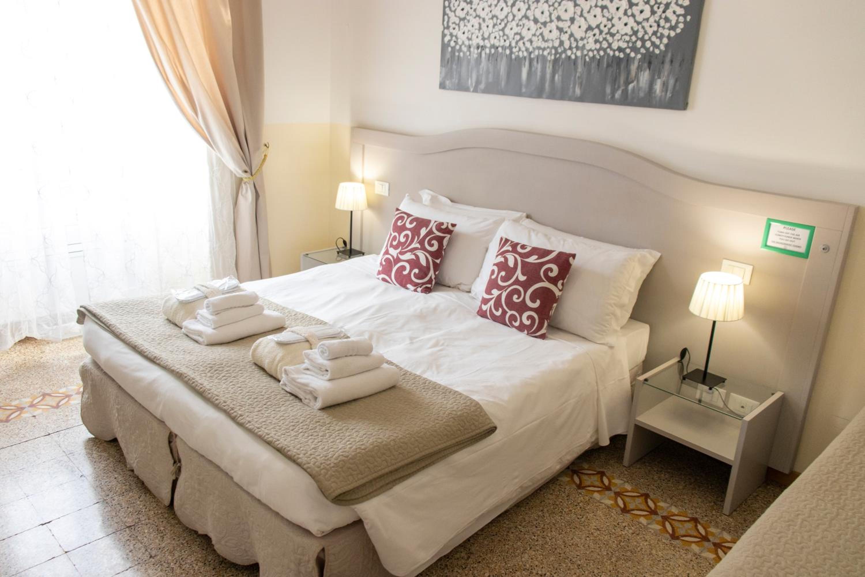 Triple Room With Private External Bathroom photo 3