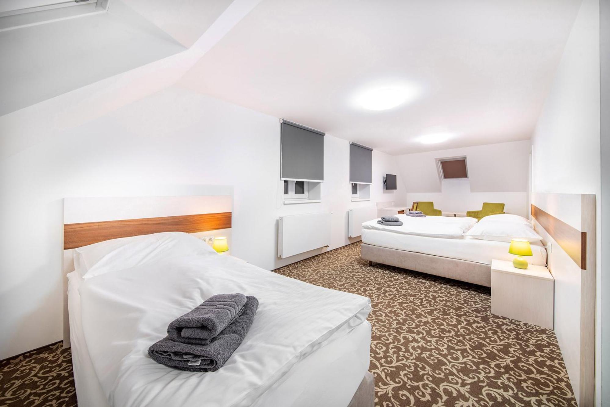 Deluxe Family Suite - Photo 1