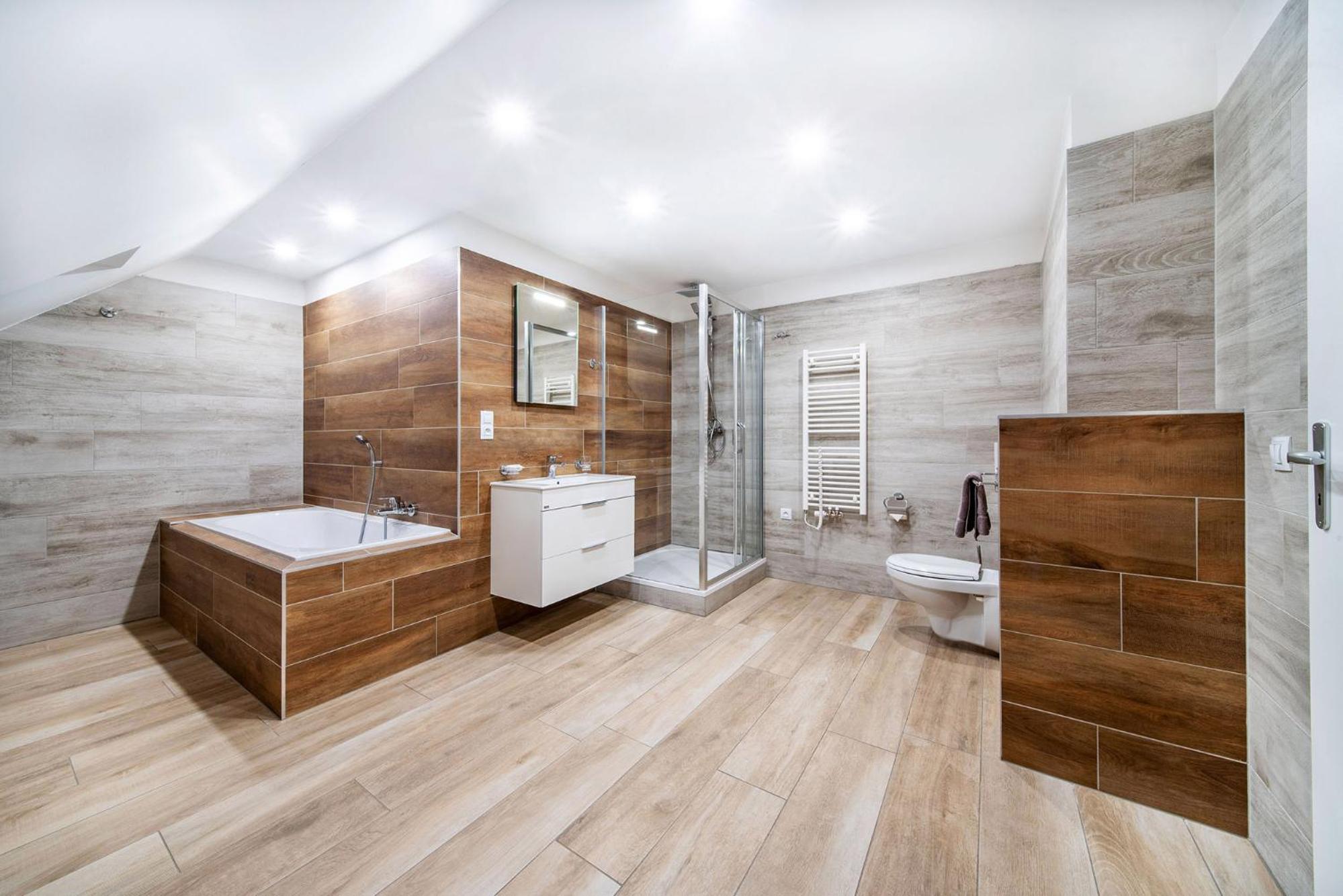 Deluxe Family Suite - Photo 4
