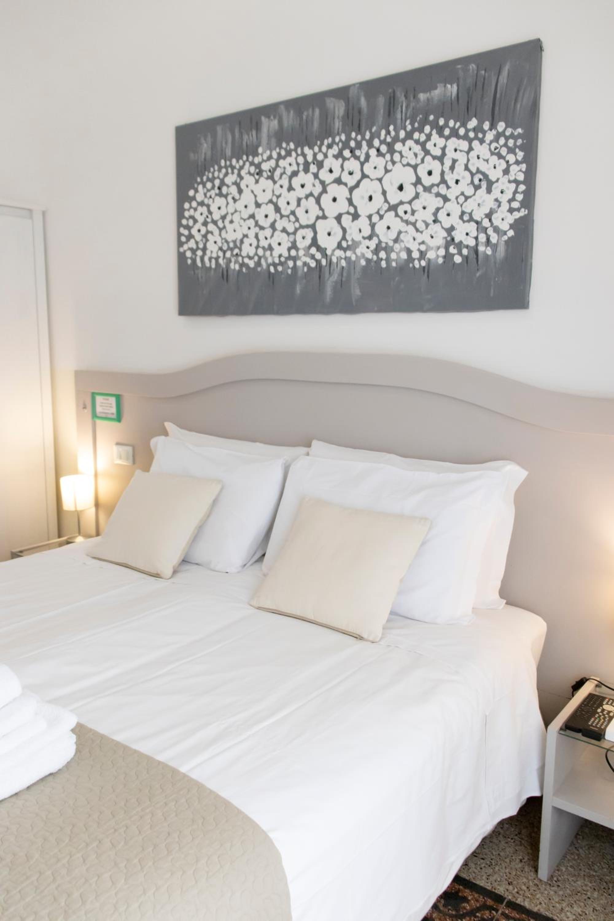 Double or Twin Room photo 2