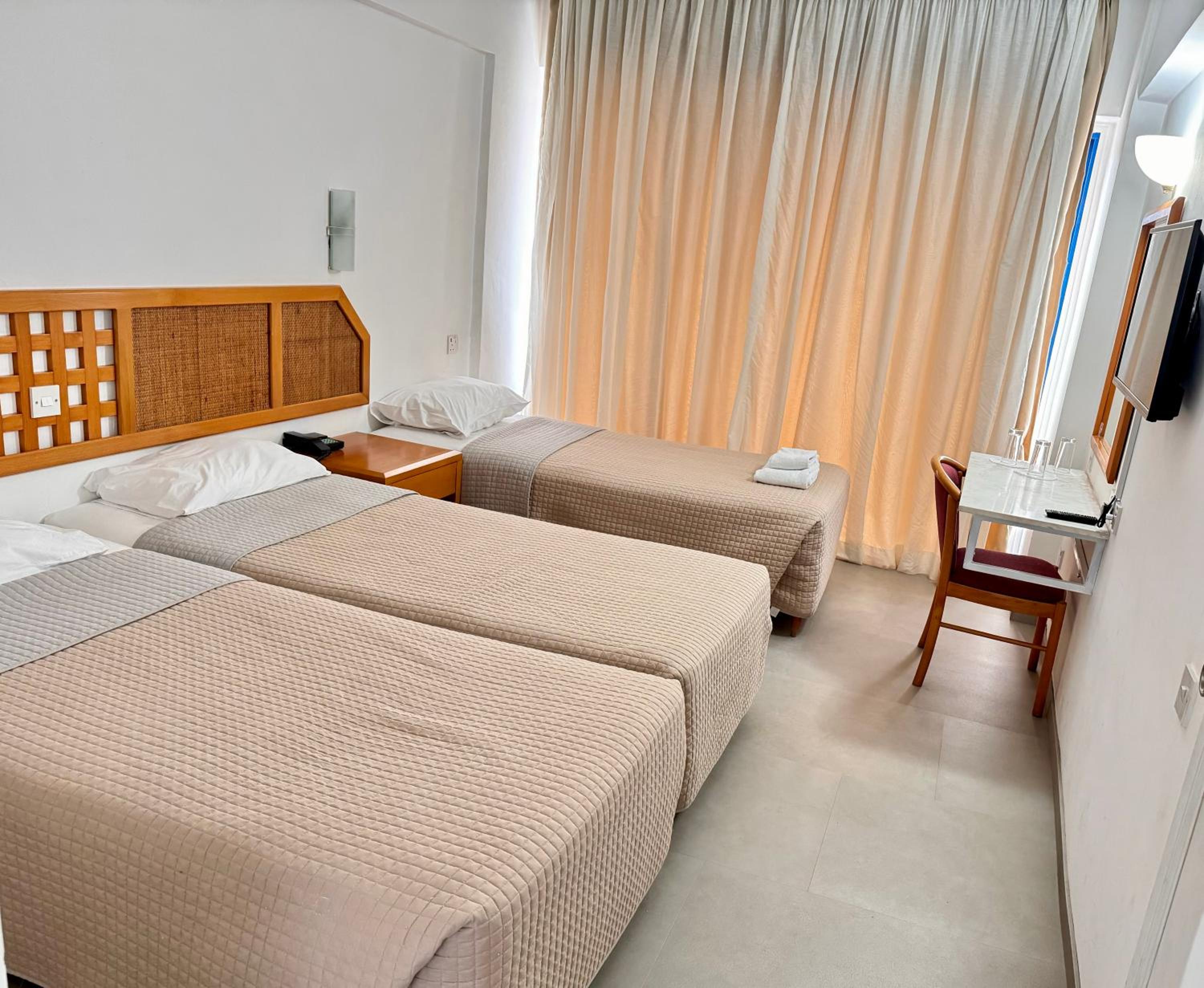 Triple Room - Photo 6