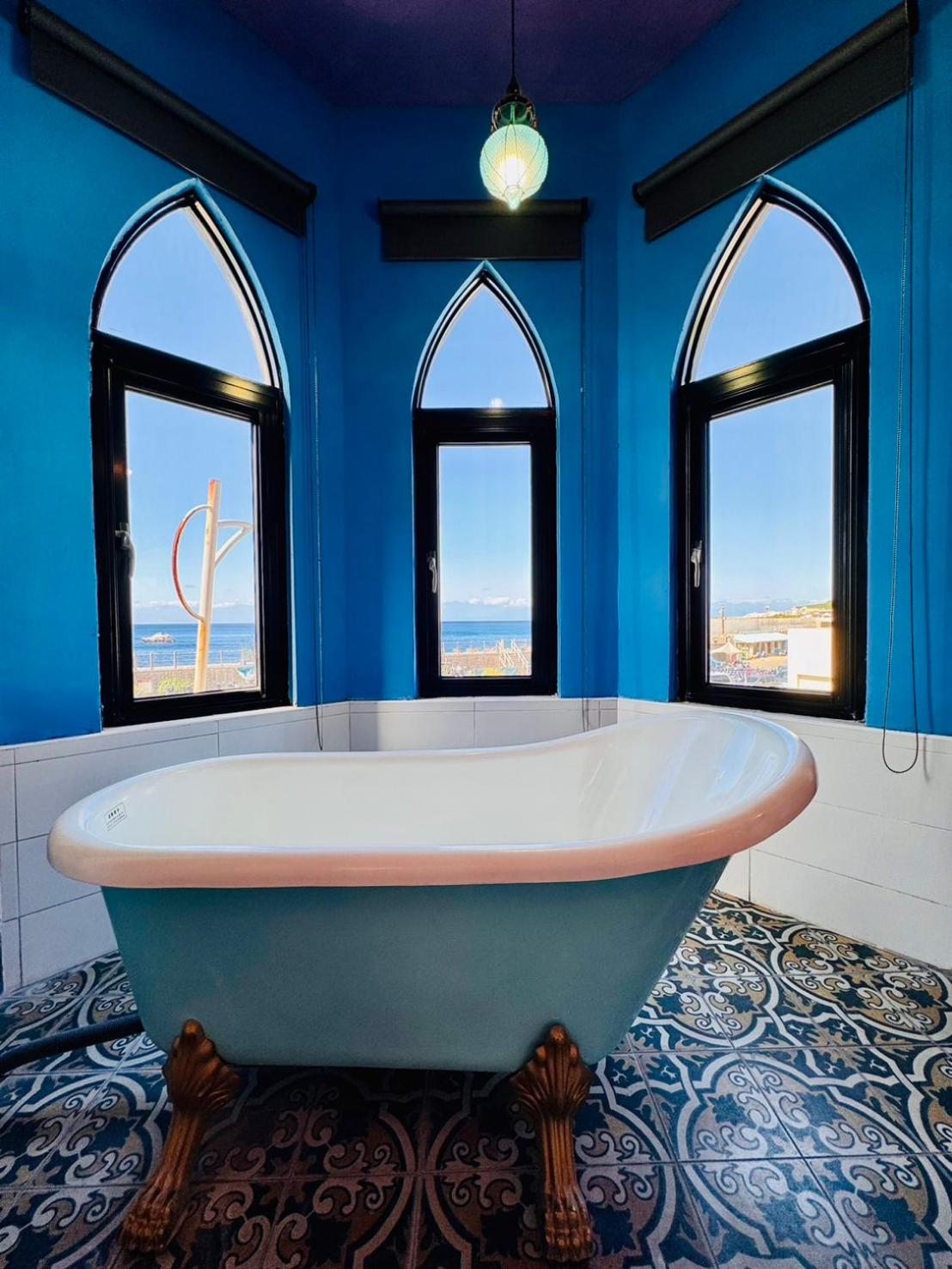Deluxe Double Room with Sea View - Photo 9