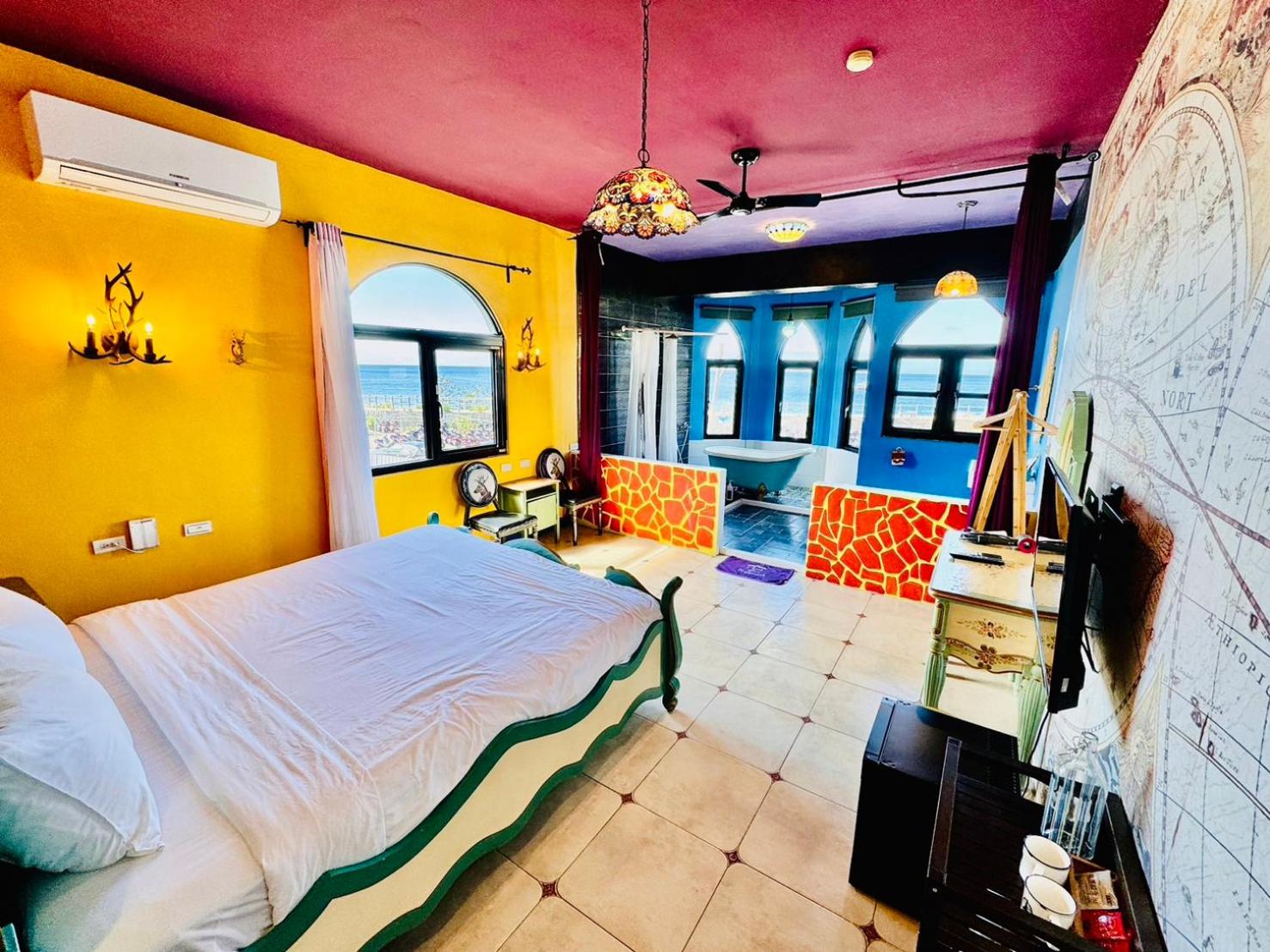 Deluxe Double Room with Sea View - Photo 2
