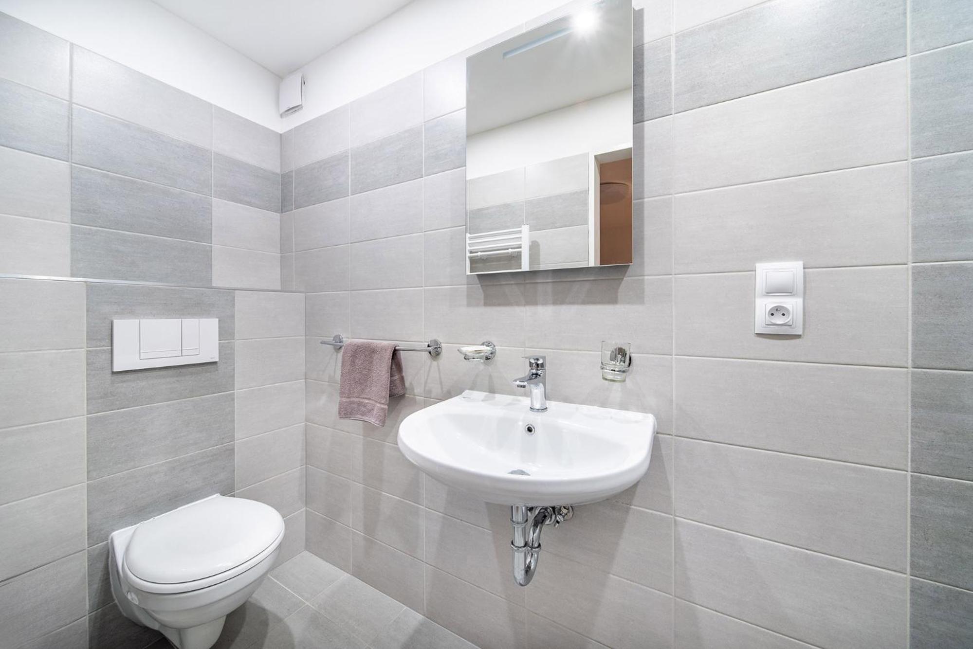 Double Room with Private Bathroom - Photo 2