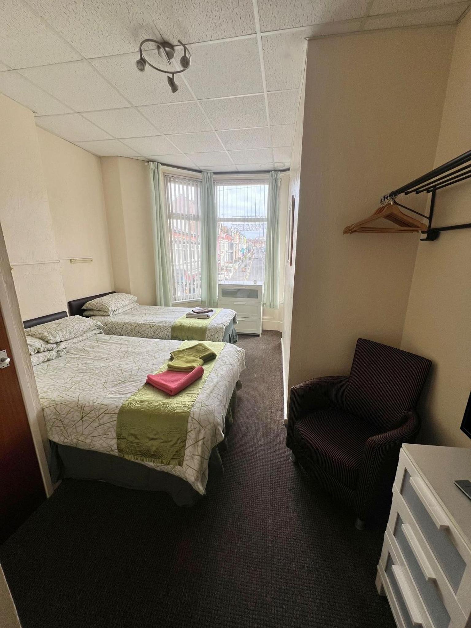 Triple Room with Private Bathroom