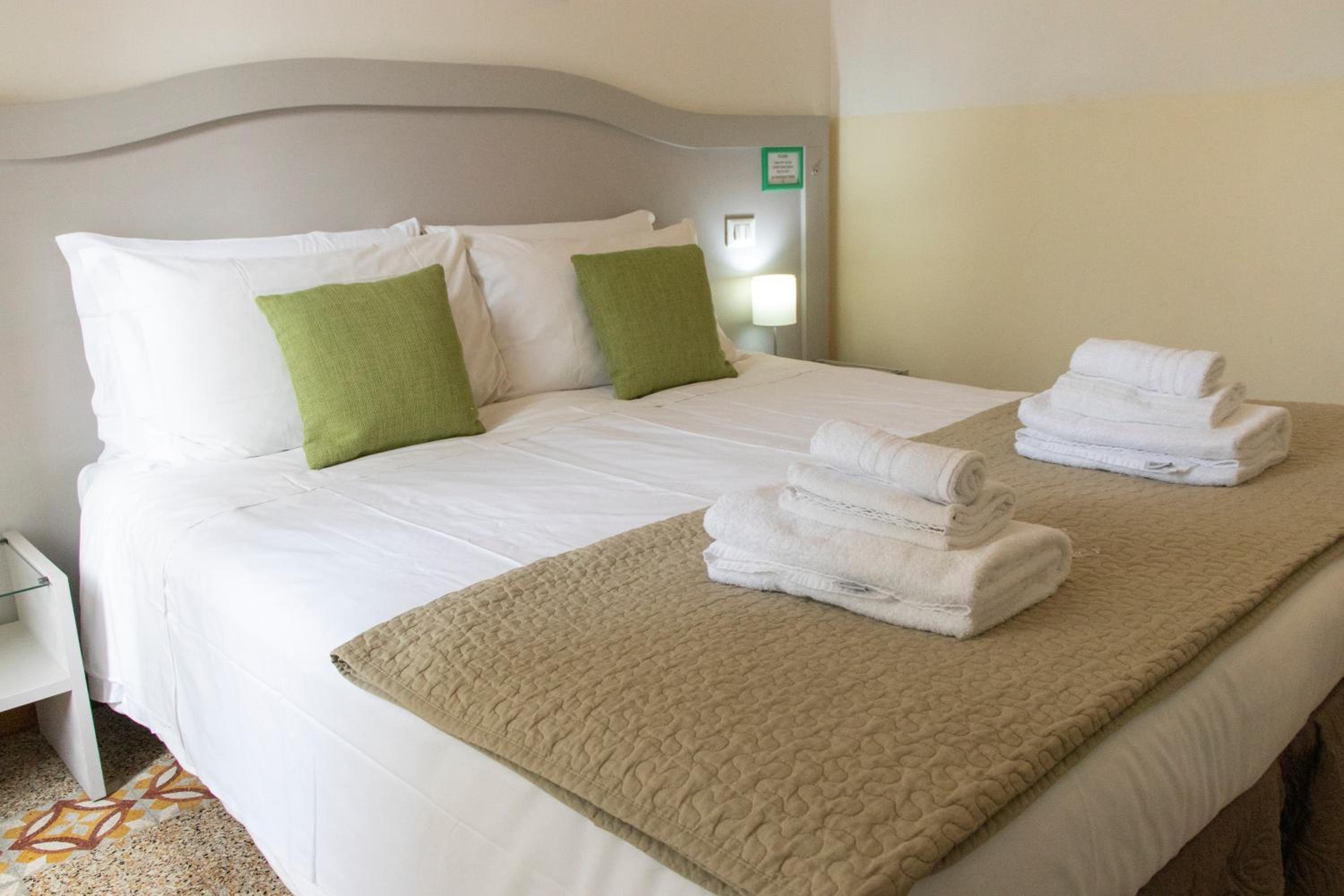 Double or Twin Room photo 3