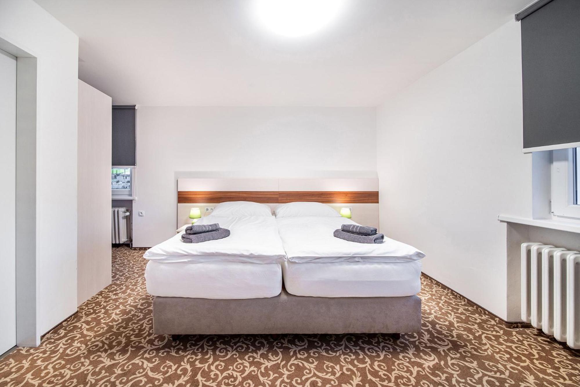 Double Room with Private Bathroom - Photo 4