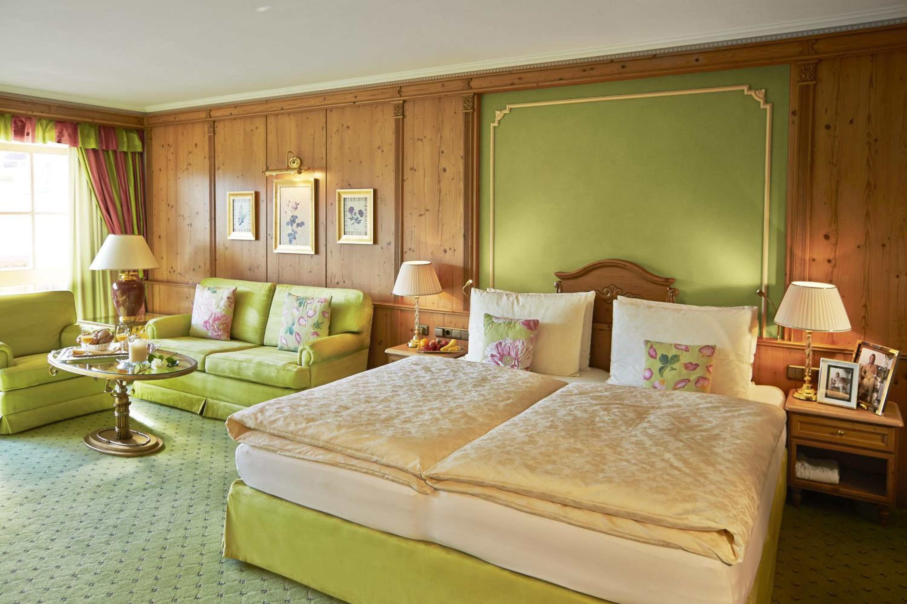 Deluxe Suite photo 2