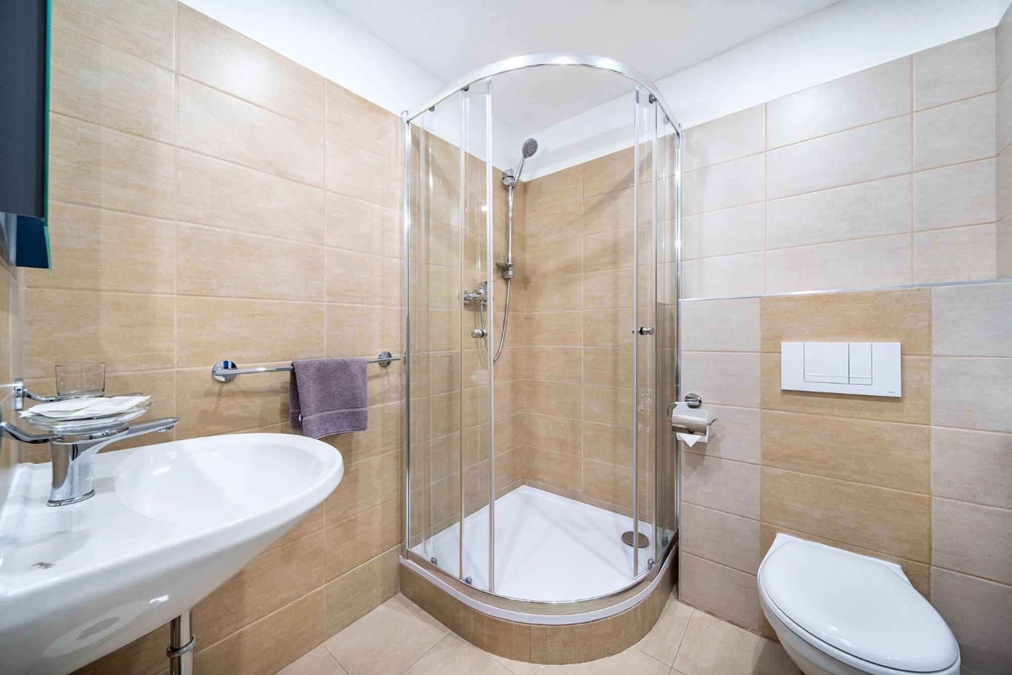 Double Room with Private Bathroom photo 3